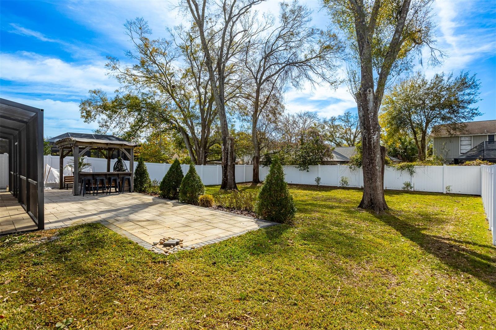 LAKESHORE OAKS SUB - Residential