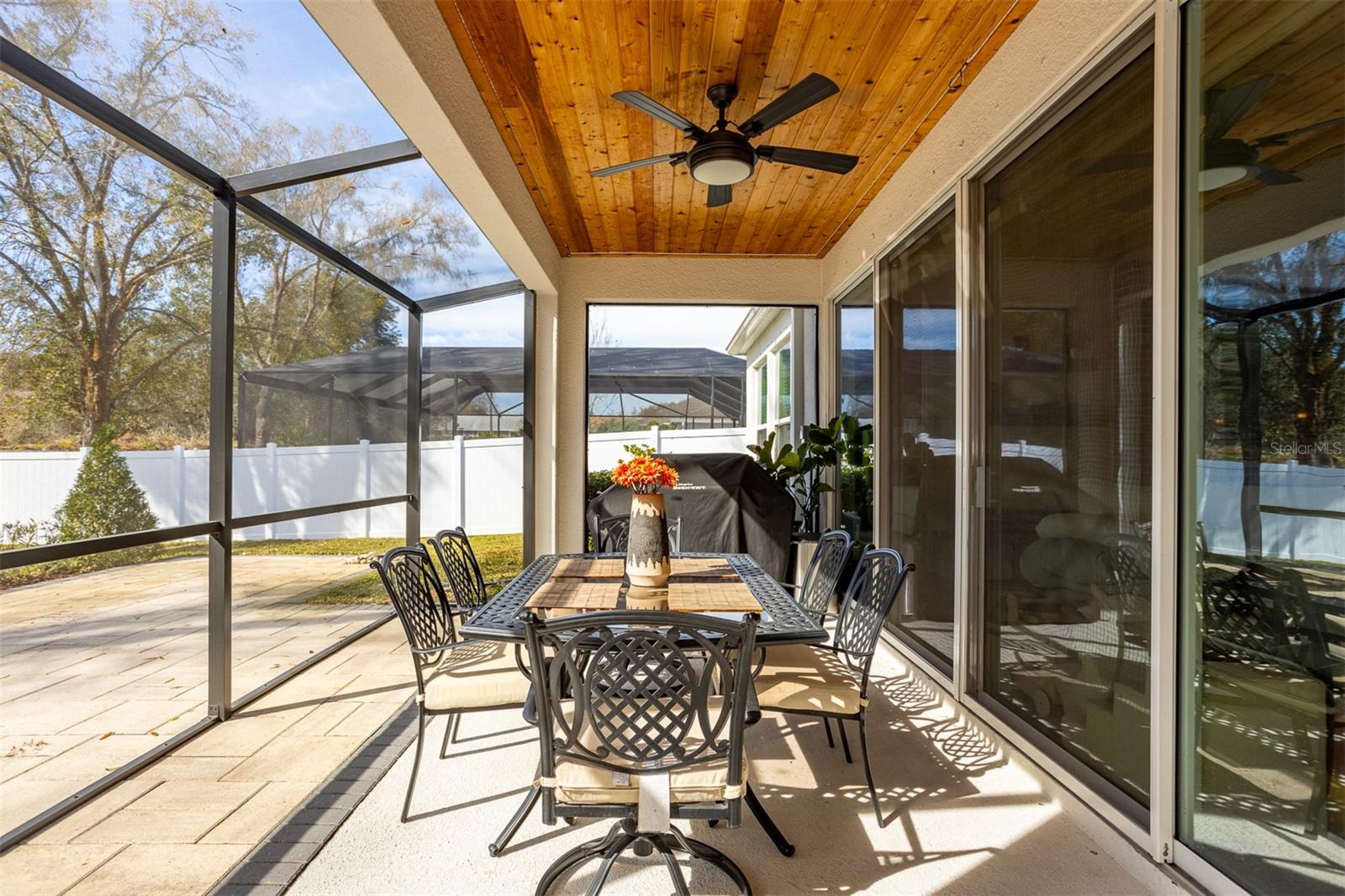 LAKESHORE OAKS SUB - Residential