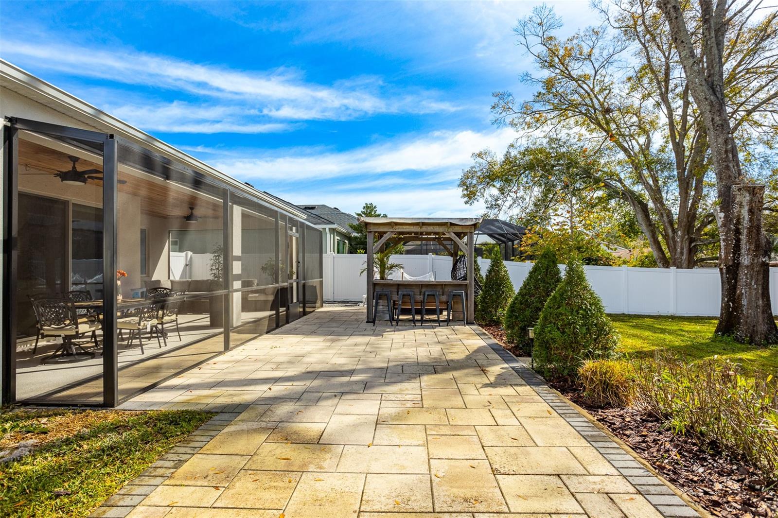 LAKESHORE OAKS SUB - Residential