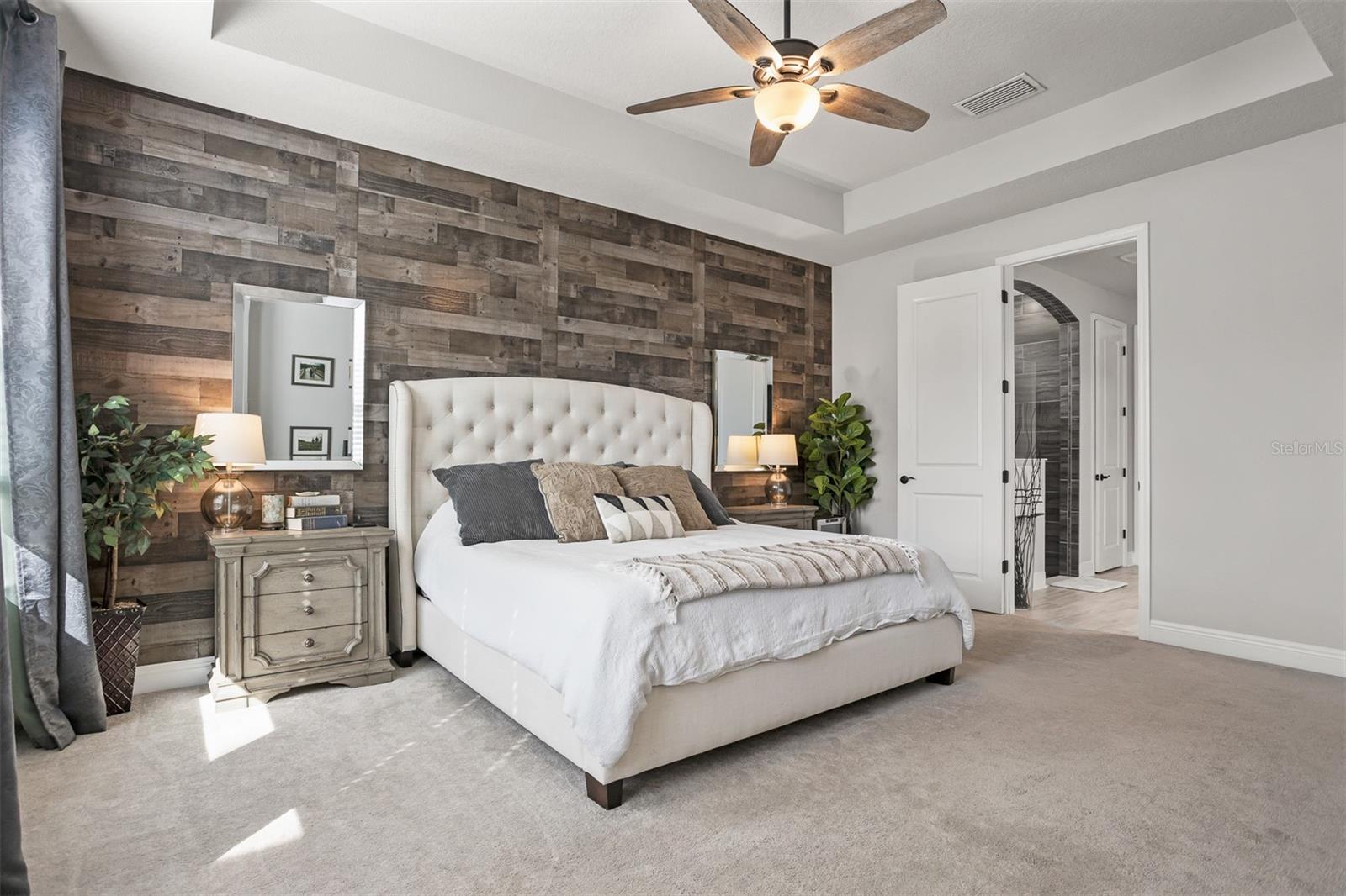 LAKESHORE OAKS SUB - Residential