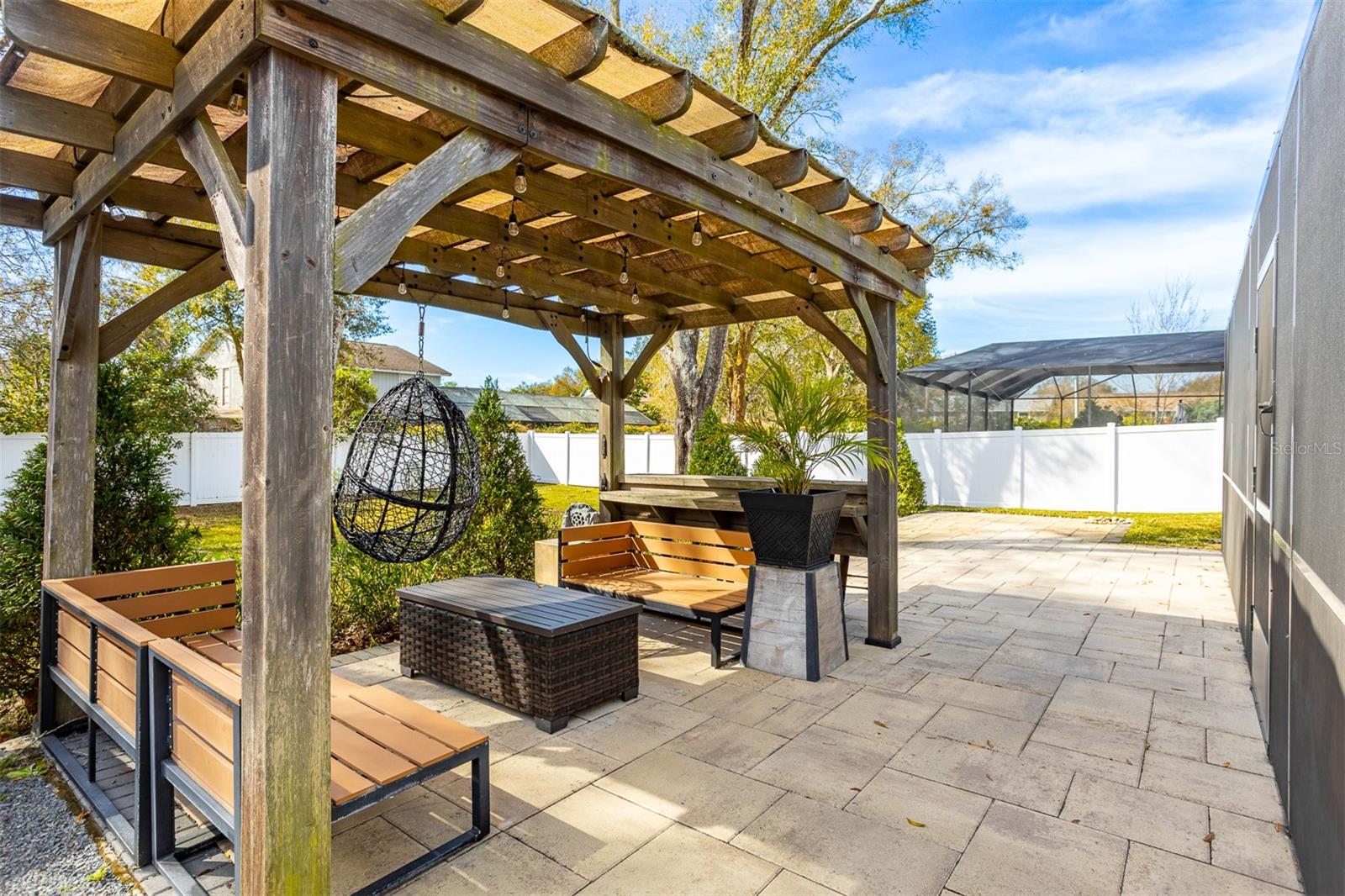 LAKESHORE OAKS SUB - Residential