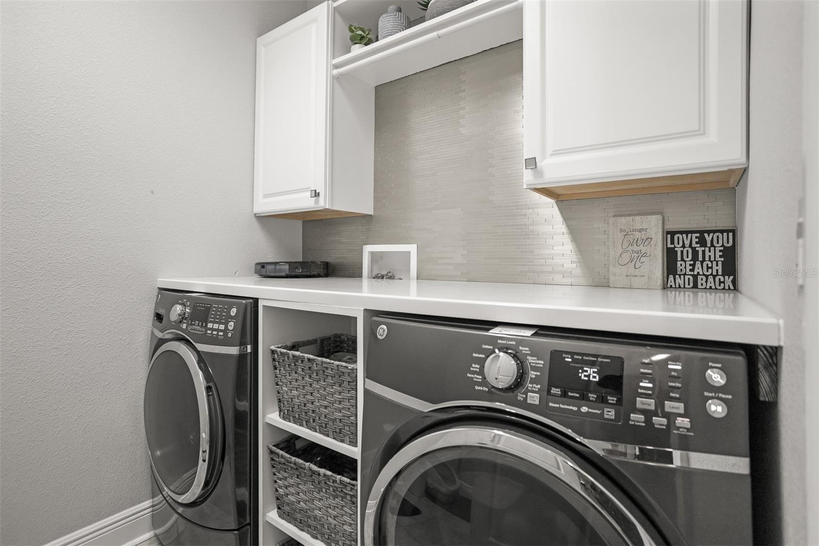 LAKESHORE OAKS SUB - Residential