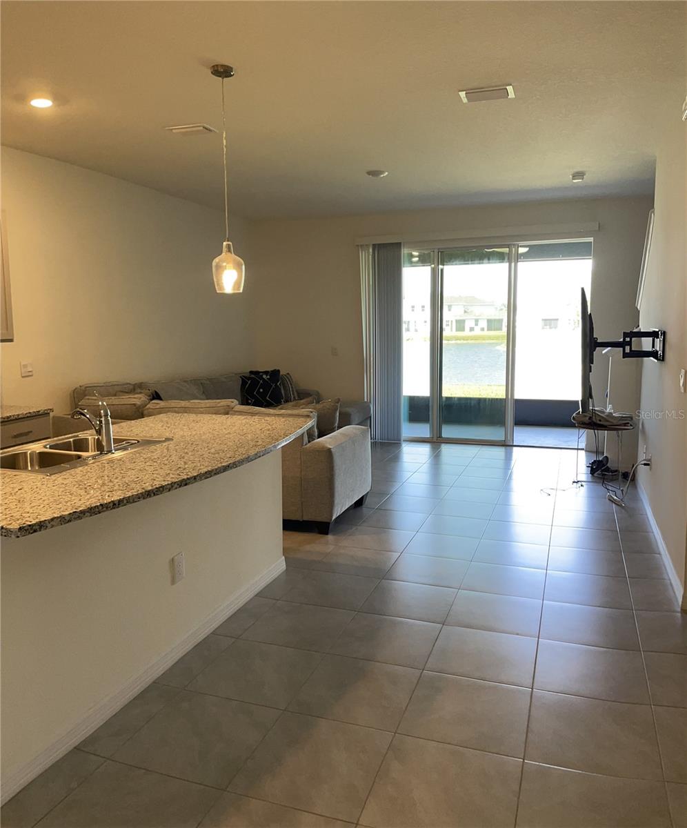 WOODLEAF HAMMOCK A REP OF A POR O - Residential Lease