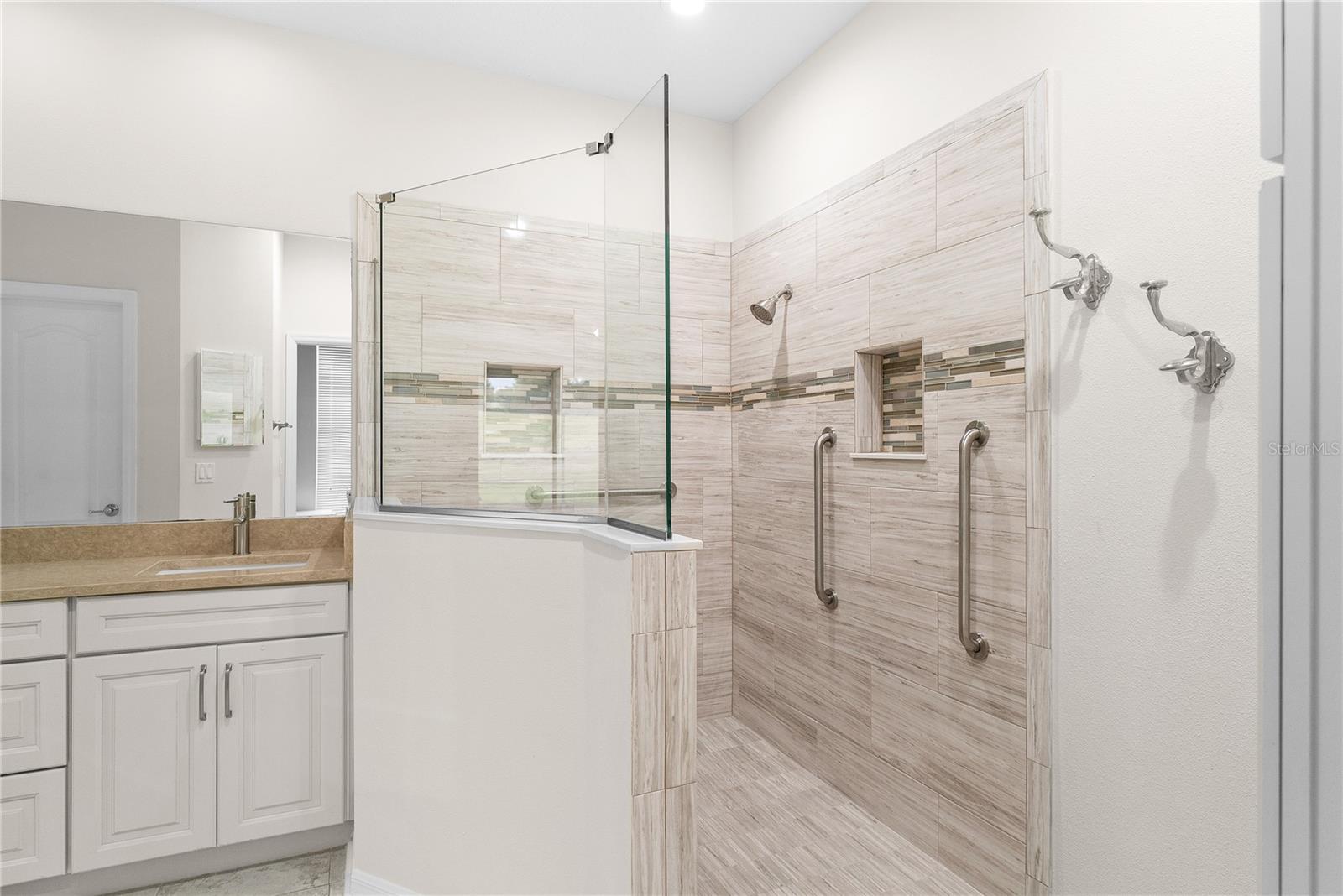 KINGS RIDGE - Residential