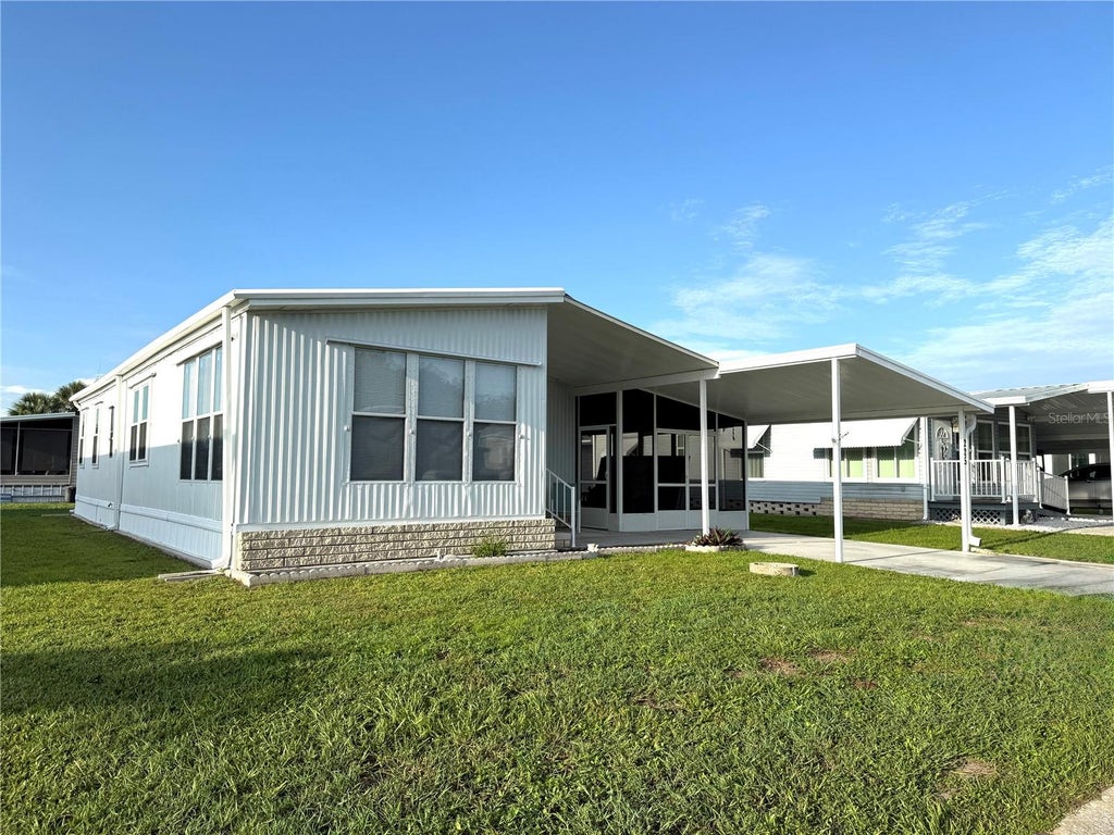 Photo of 225 N Saint Thomas Circle, Apollo Beach, FL 33572 (MLS # TB8479789)