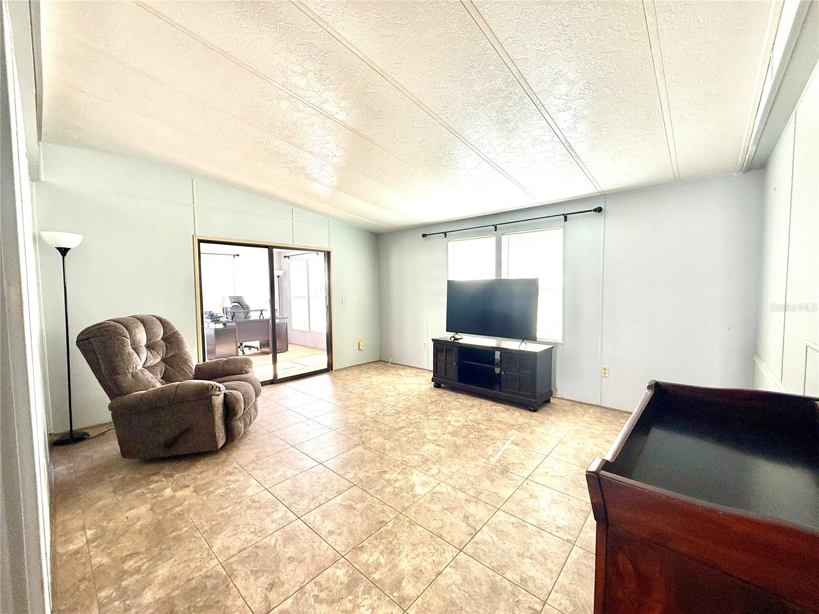 225 N SAINT THOMAS CIRCLE