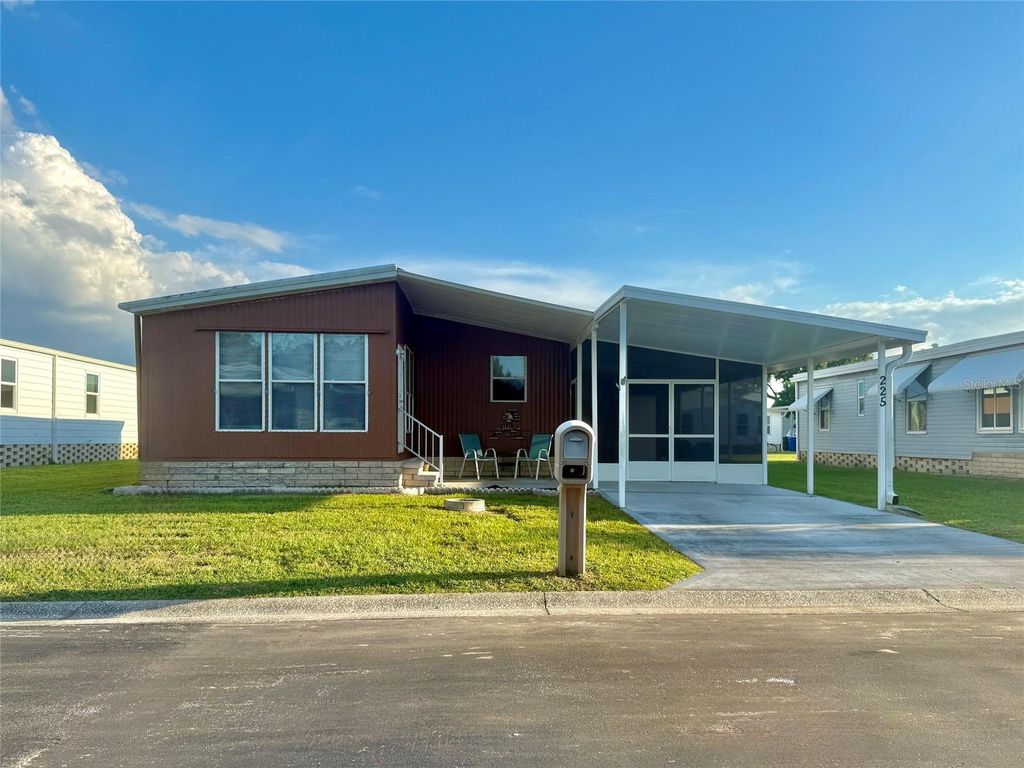 Photo of 225 N Saint Thomas Circle, Apollo Beach, FL 33572 (MLS # TB8479789)