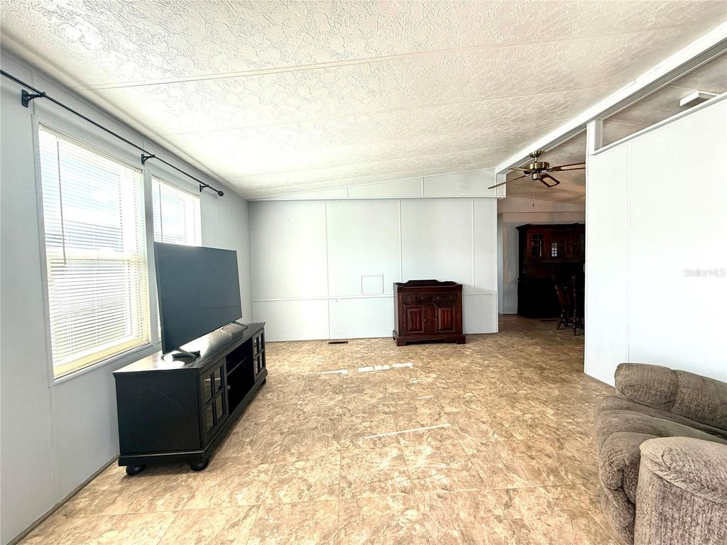 Photo of 225 N Saint Thomas Circle, Apollo Beach, FL 33572 (MLS # TB8479789)