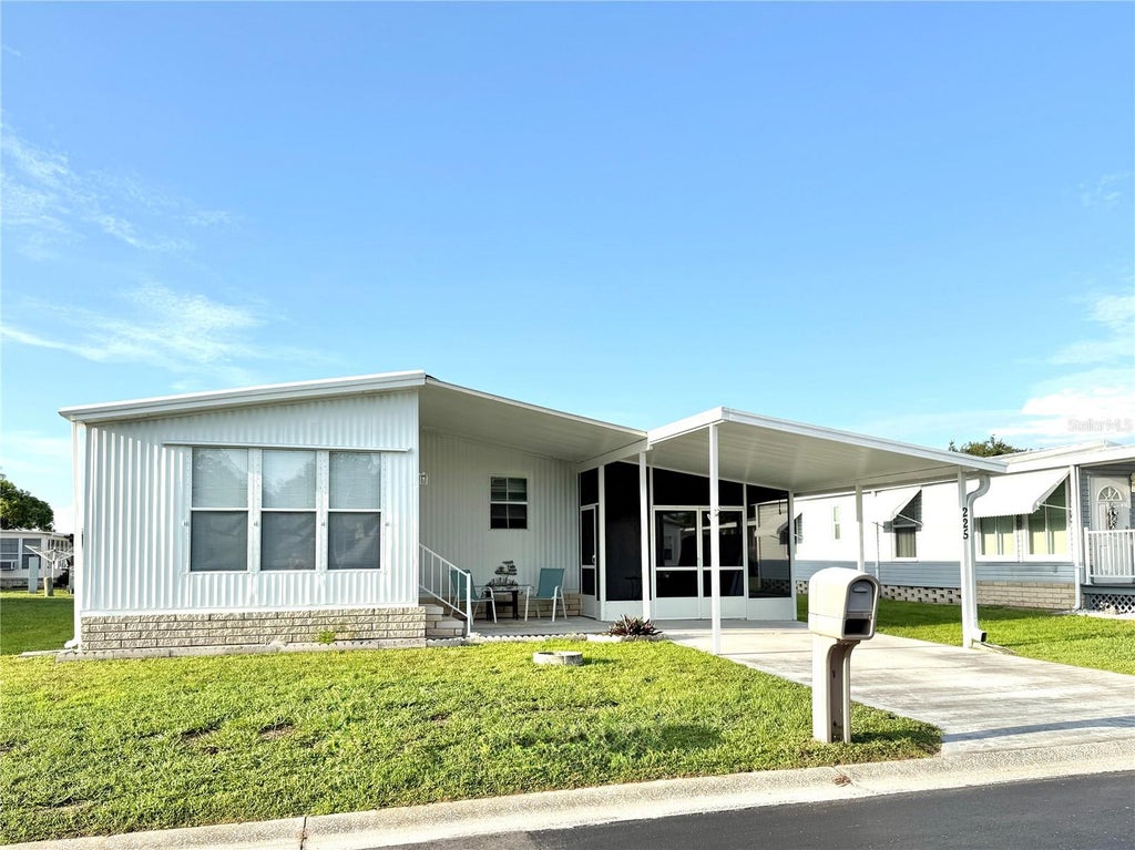 Photo of 225 N Saint Thomas Circle, Apollo Beach, FL 33572 (MLS # TB8479789)