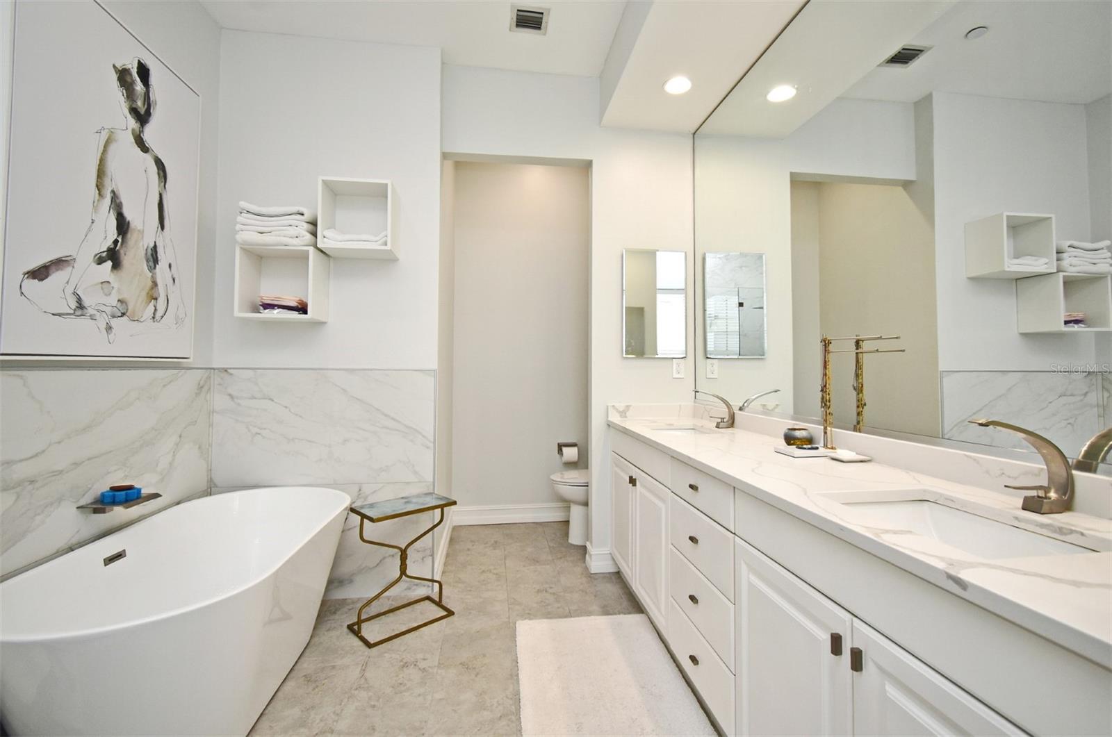 CARLYLE RESIDENCES AT CELEBRATION - Residential