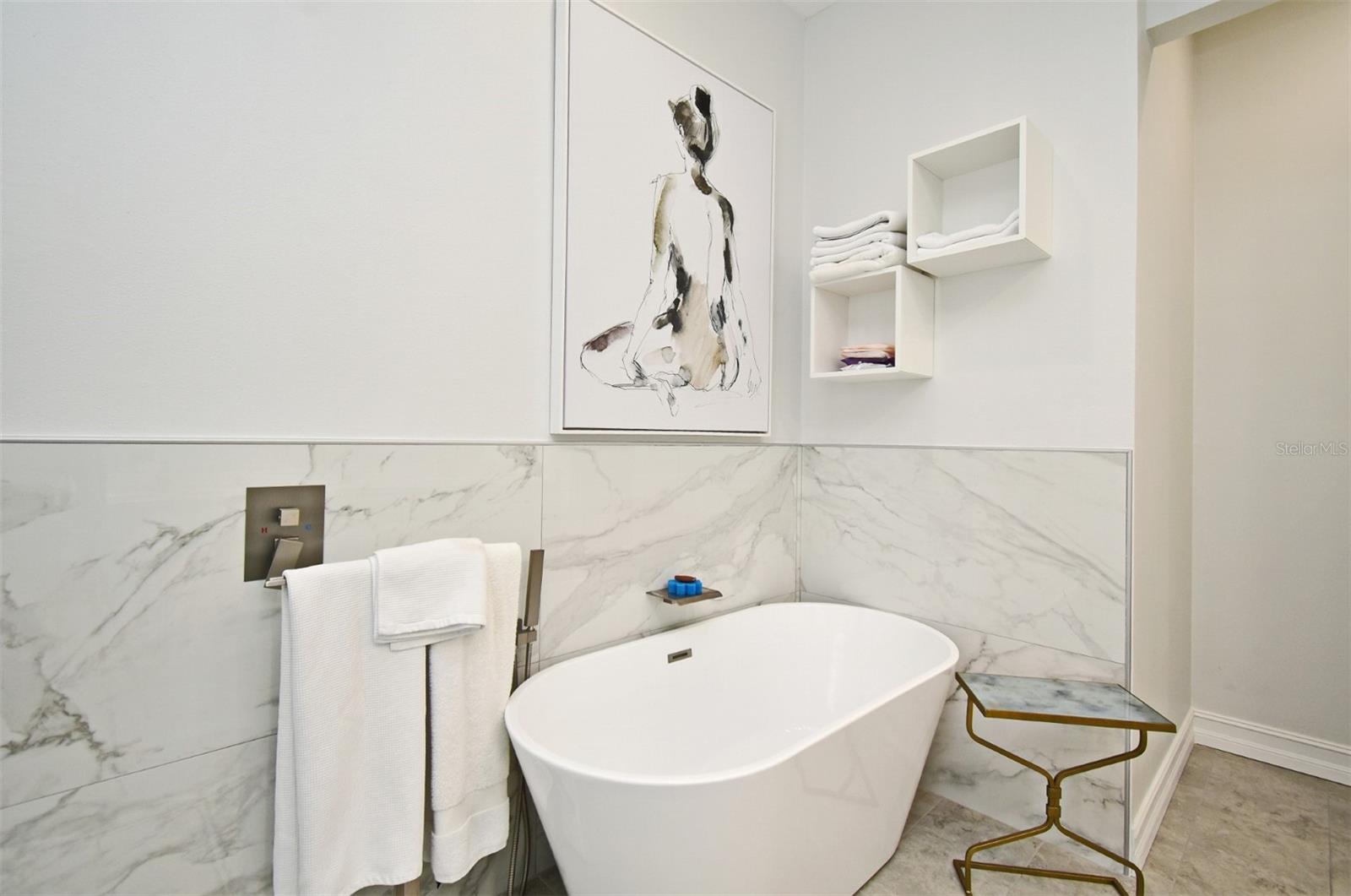 CARLYLE RESIDENCES AT CELEBRATION - Residential