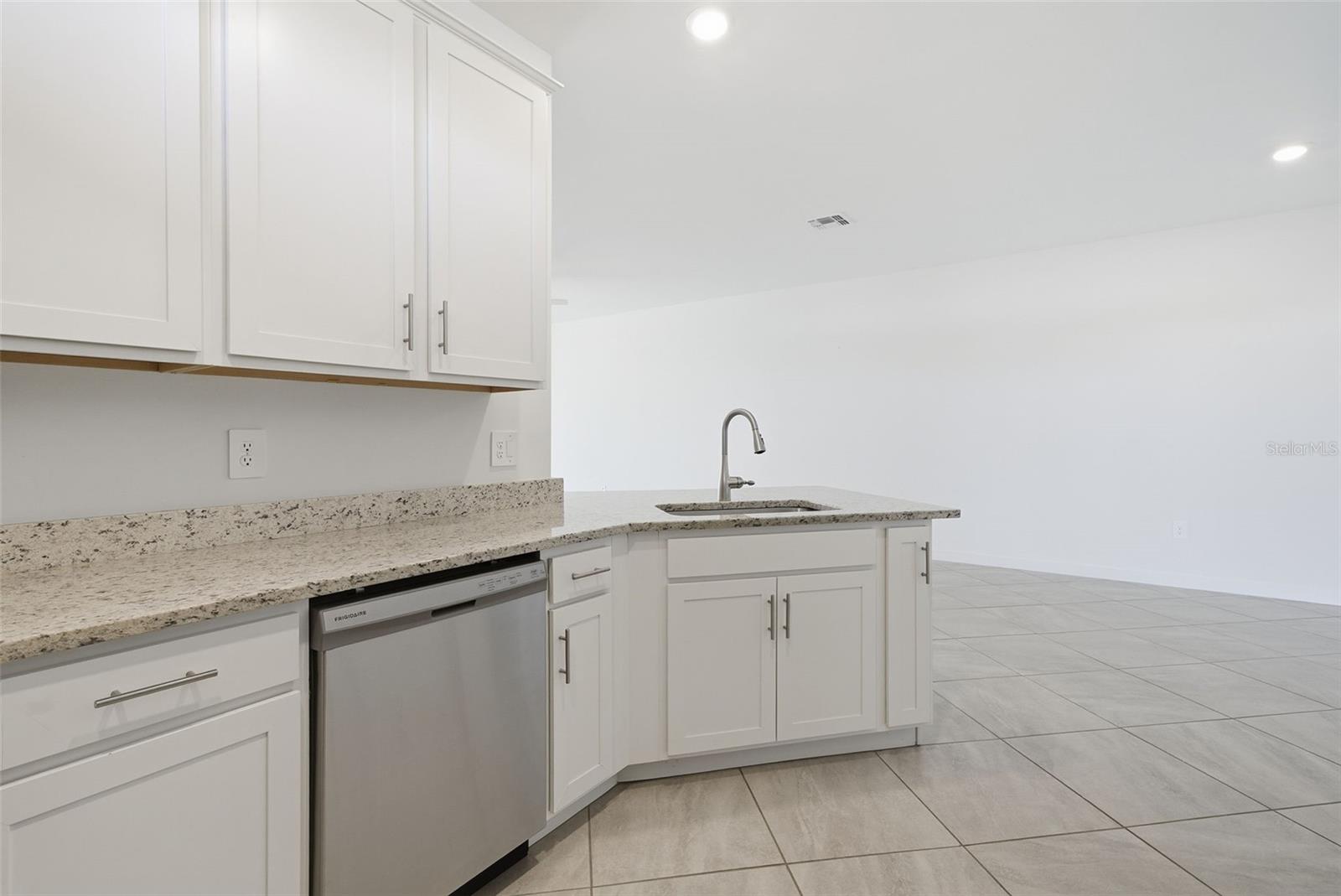 LORRAINE LAKES PH I - Residential