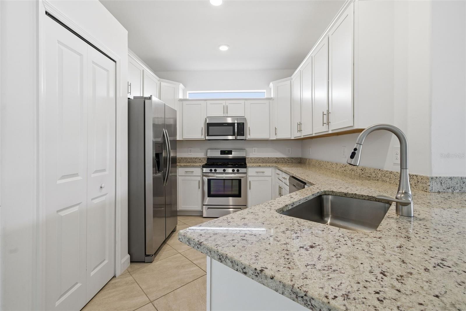 LORRAINE LAKES PH I - Residential