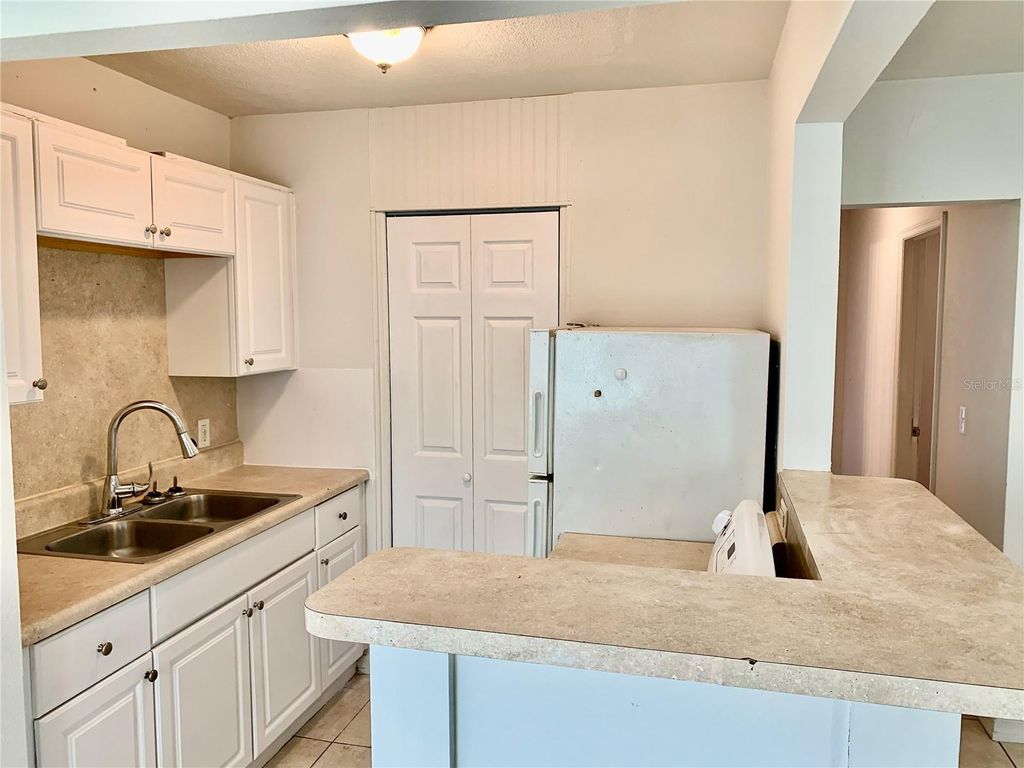 Photo of 2038 19th Avenue W, Bradenton, FL 34205 (MLS # A4685068)