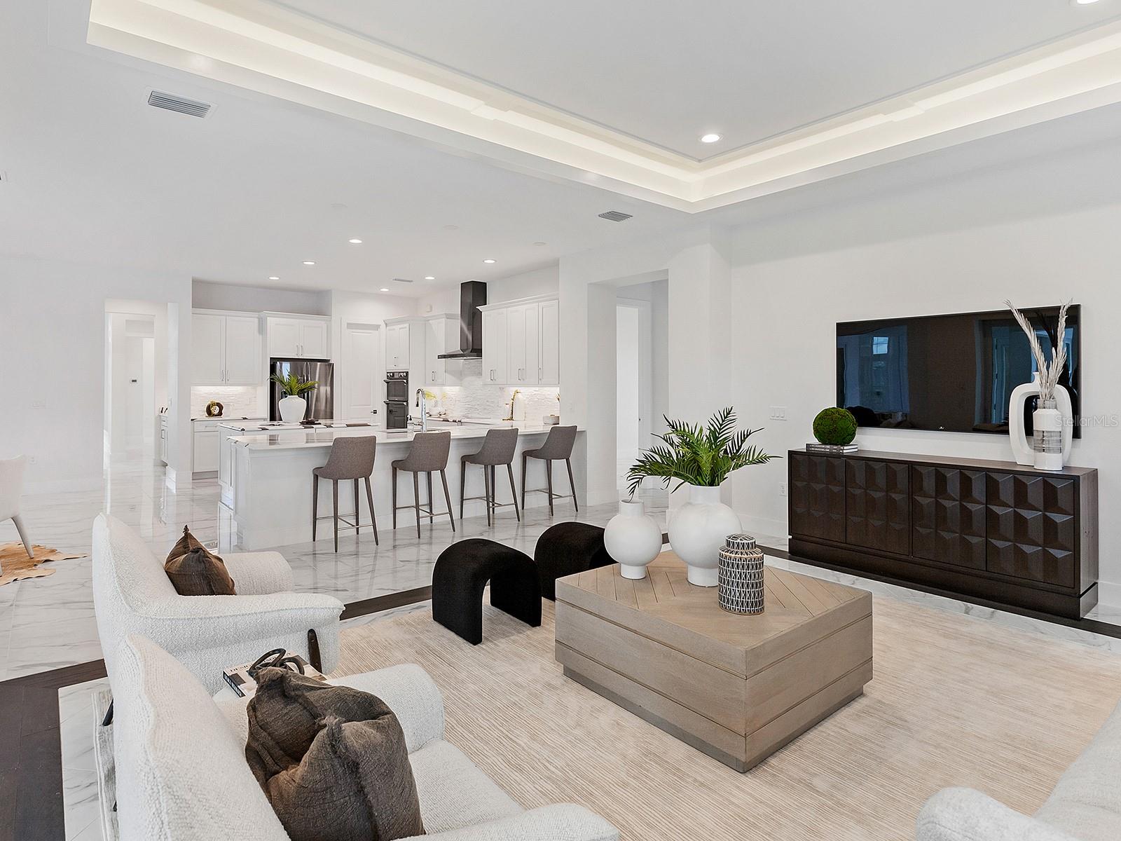 HAMPTON LAKES - Residential