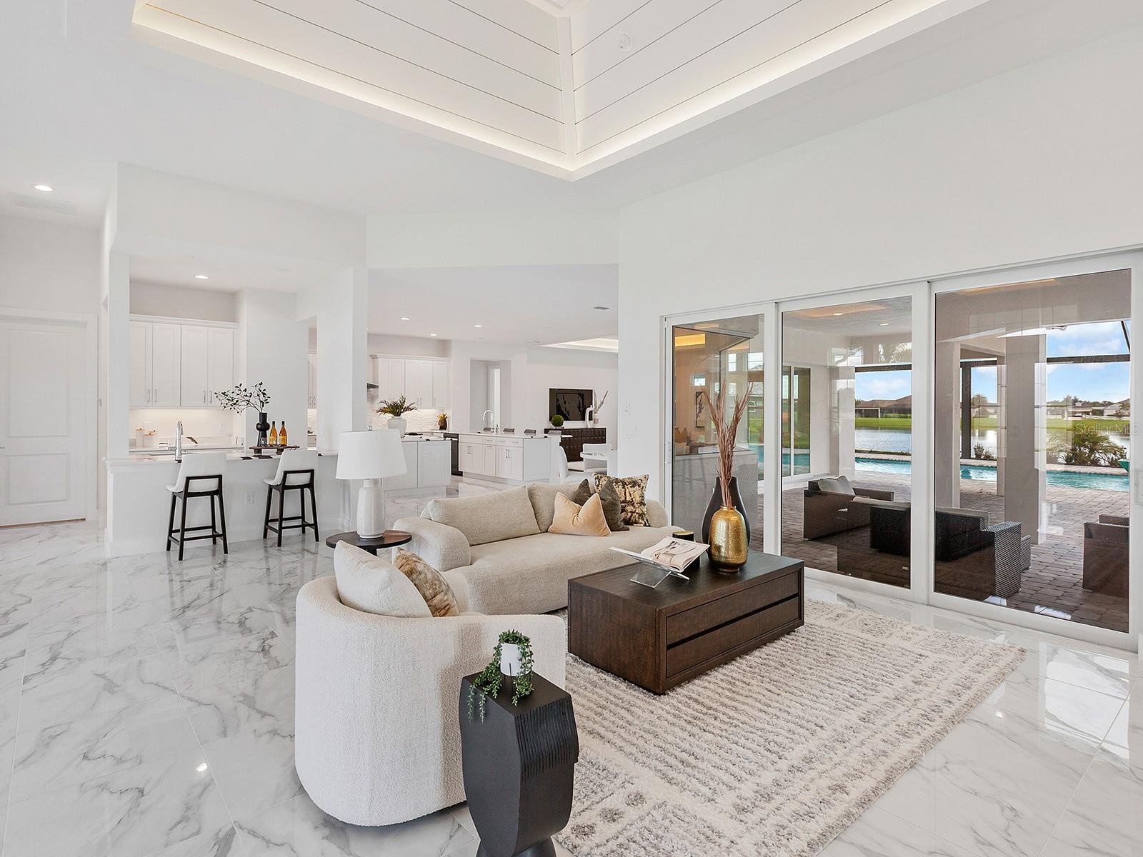 HAMPTON LAKES - Residential