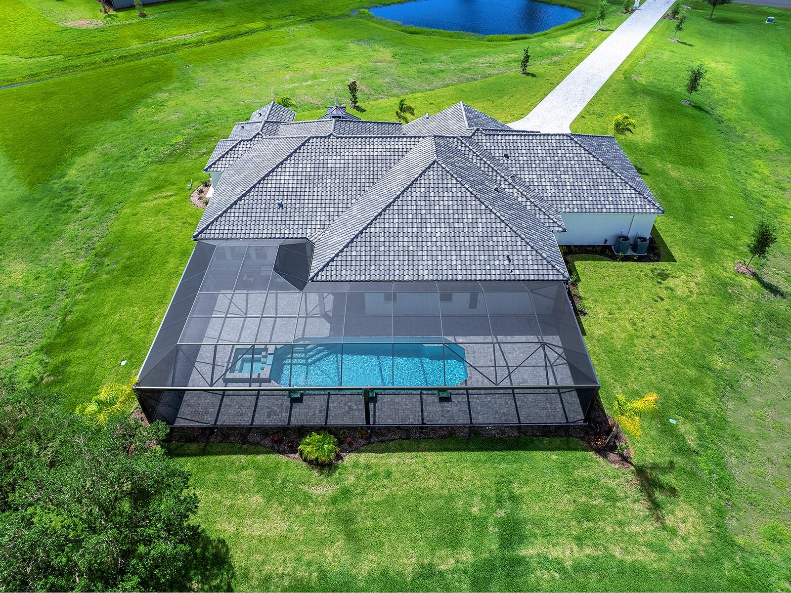 HAMPTON LAKES - Residential