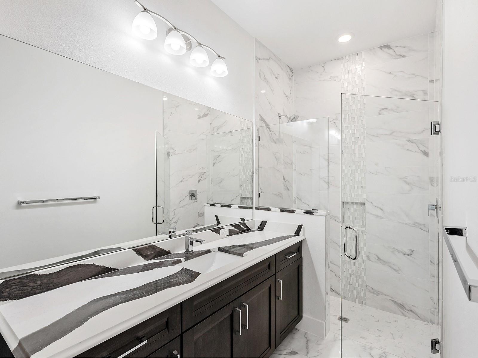 HAMPTON LAKES - Residential