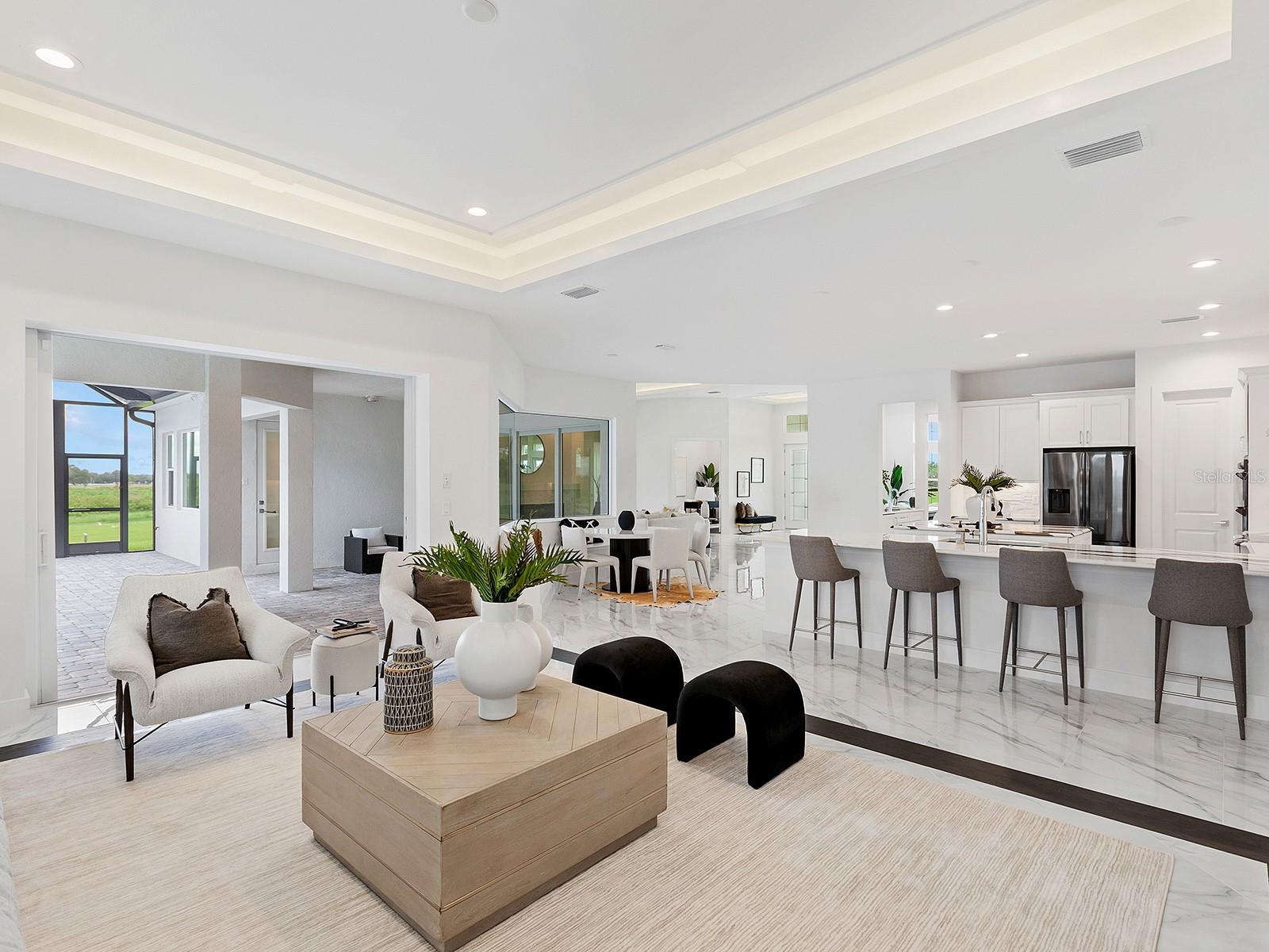 HAMPTON LAKES - Residential