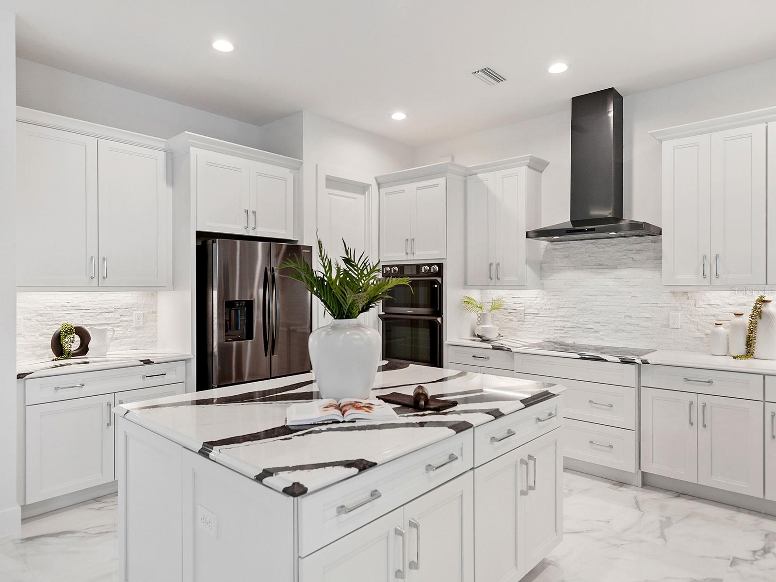 HAMPTON LAKES - Residential