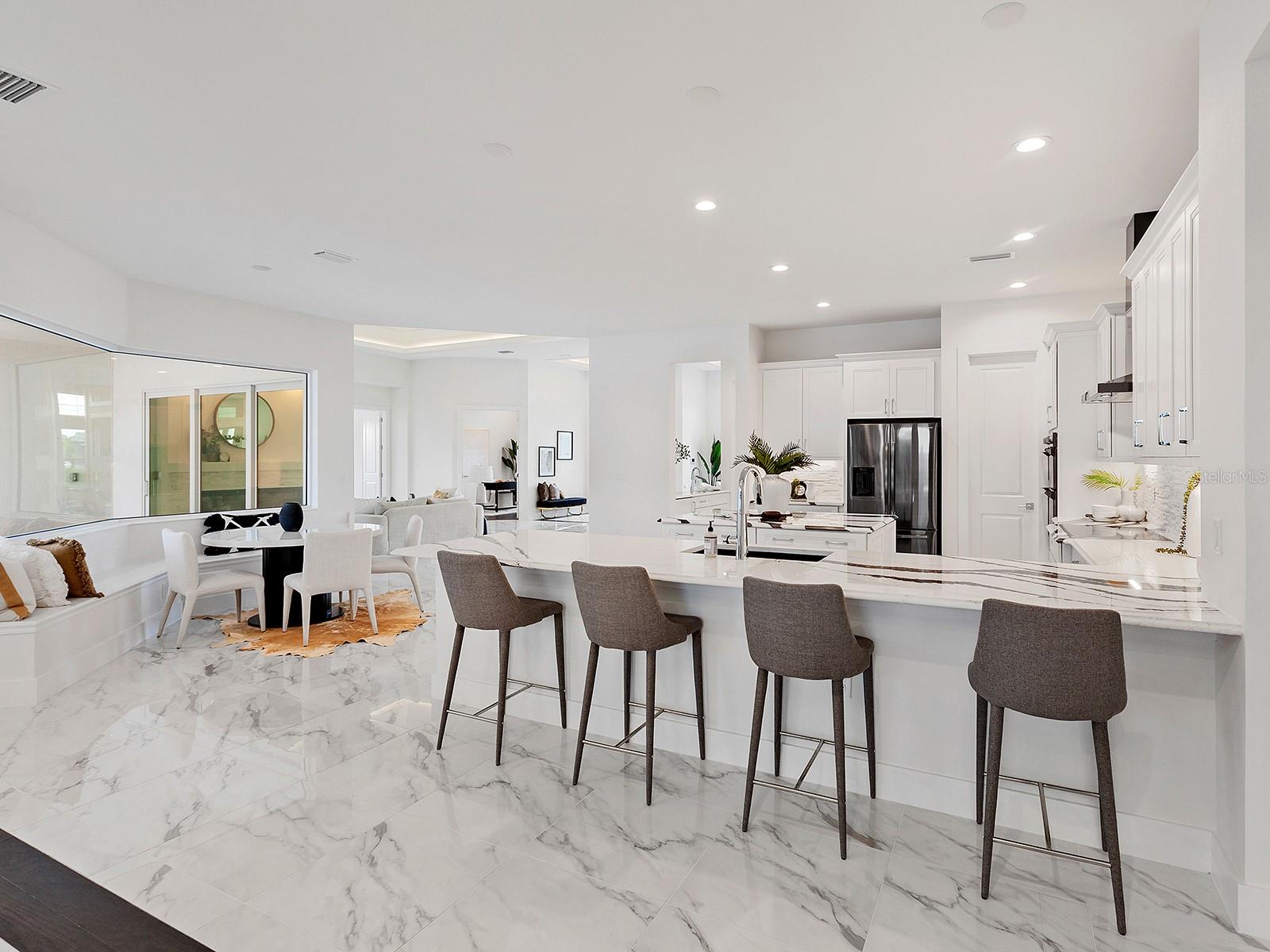 HAMPTON LAKES - Residential