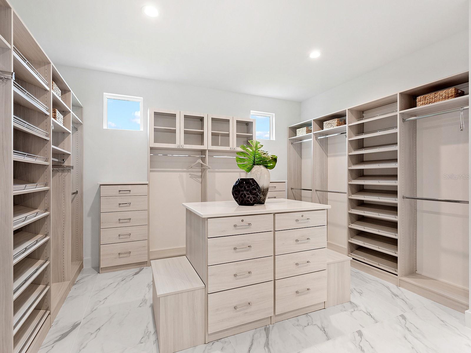 HAMPTON LAKES - Residential