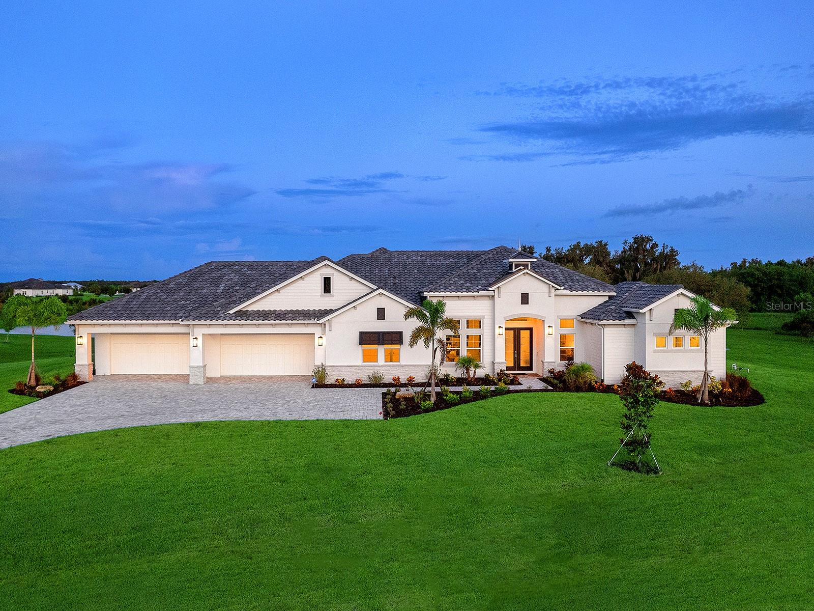 HAMPTON LAKES - Residential