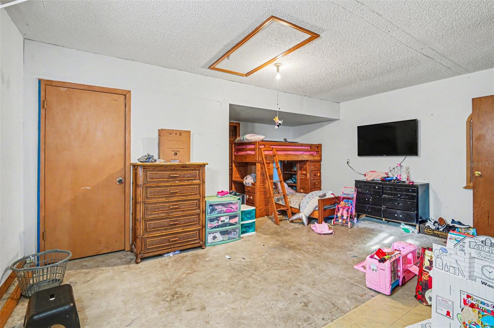 DELTONA LAKES UNIT 32 - Residential