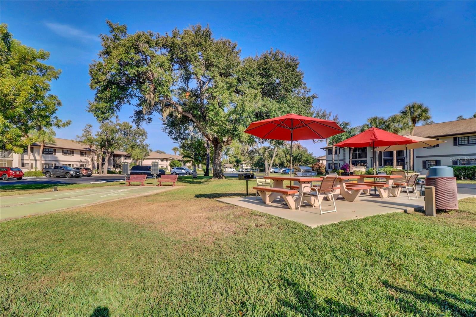 OAK FORREST - Residential