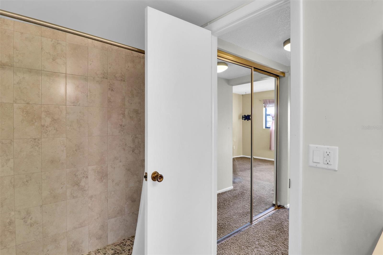 OAK FORREST - Residential