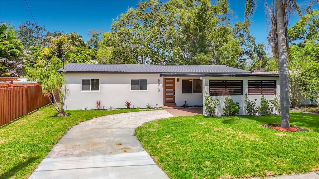 Photo of 5013 S Hesperides Street, Tampa, FL 33611 (MLS # TB8512529)