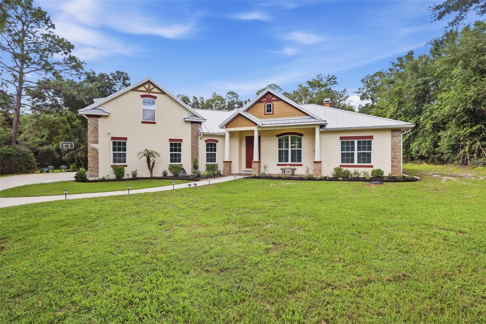 1806 GLENWOOD OAKS LANE