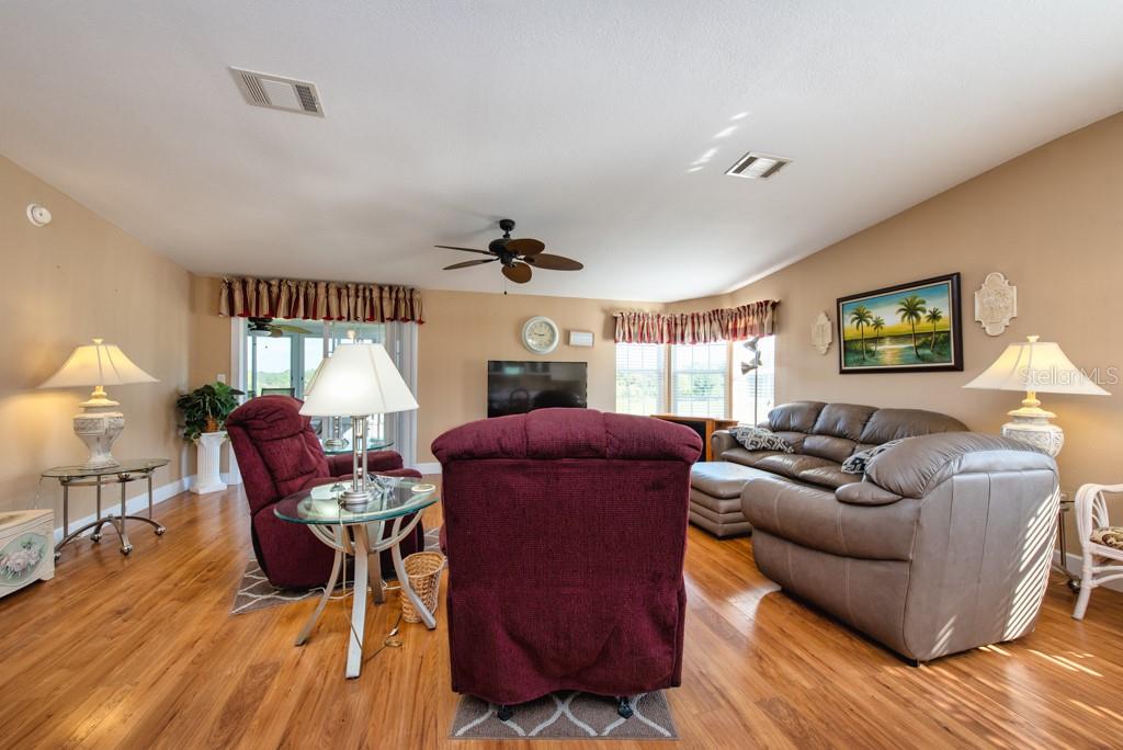 GRAND HORIZONS PH 04 - Residential