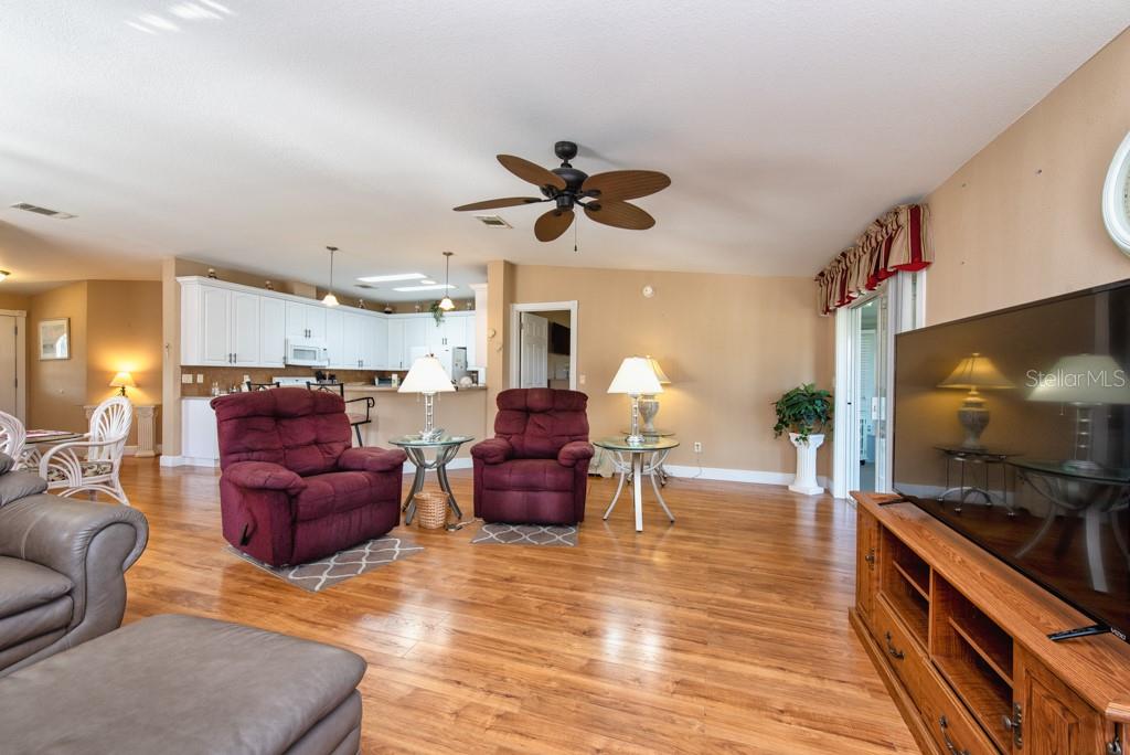 GRAND HORIZONS PH 04 - Residential