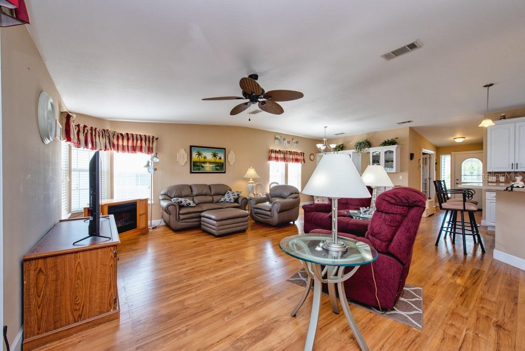 GRAND HORIZONS PH 04 - Residential