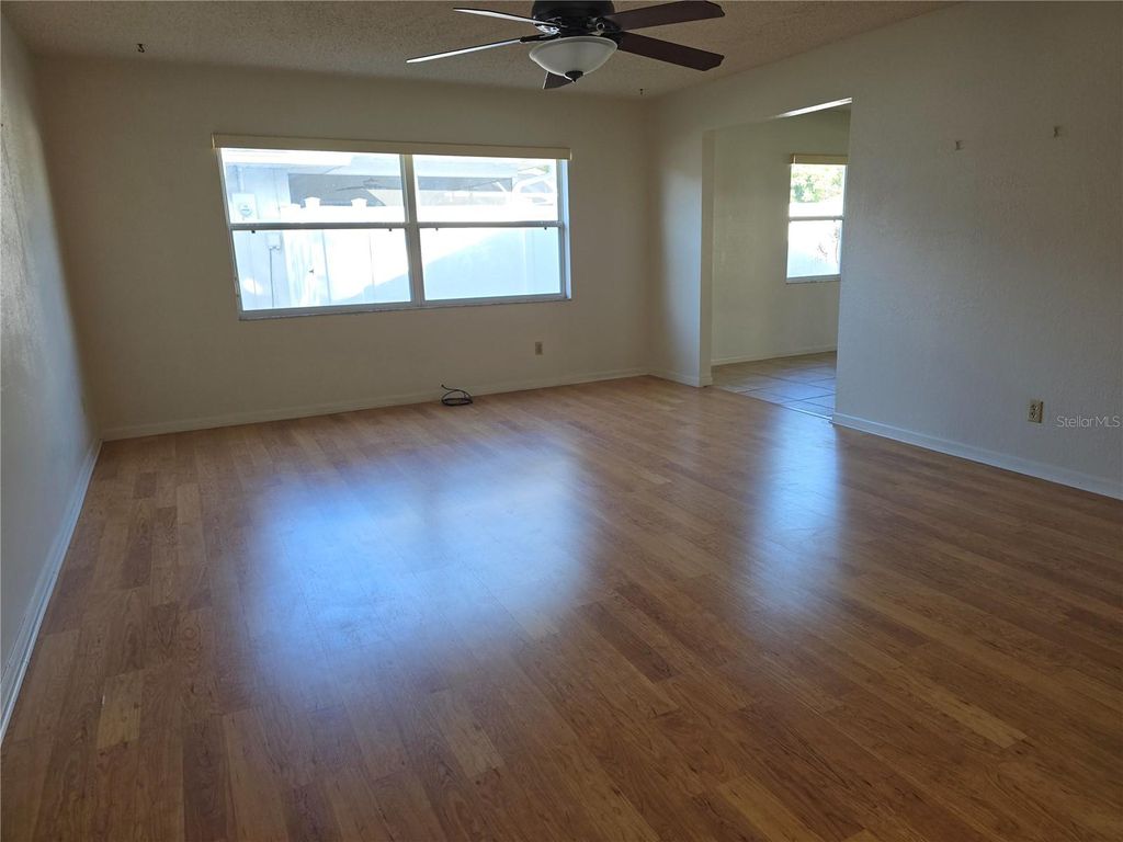 Photo of 915 60th St W, Bradenton, FL 34209 (MLS # A4675996)