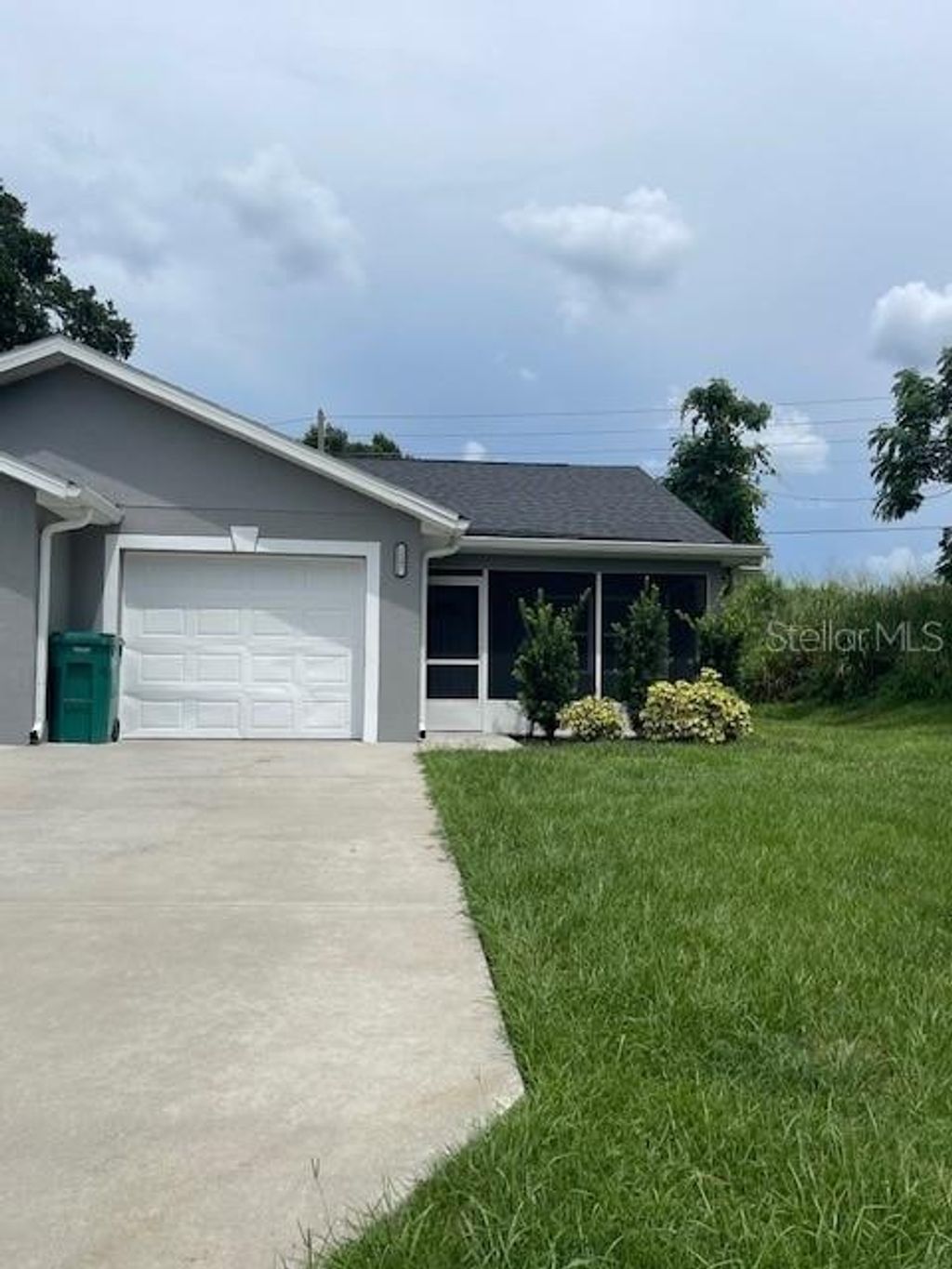 Photo of 1297 Wood Duck Lane, Fruitland Park, FL 34731 (MLS # G5100244)