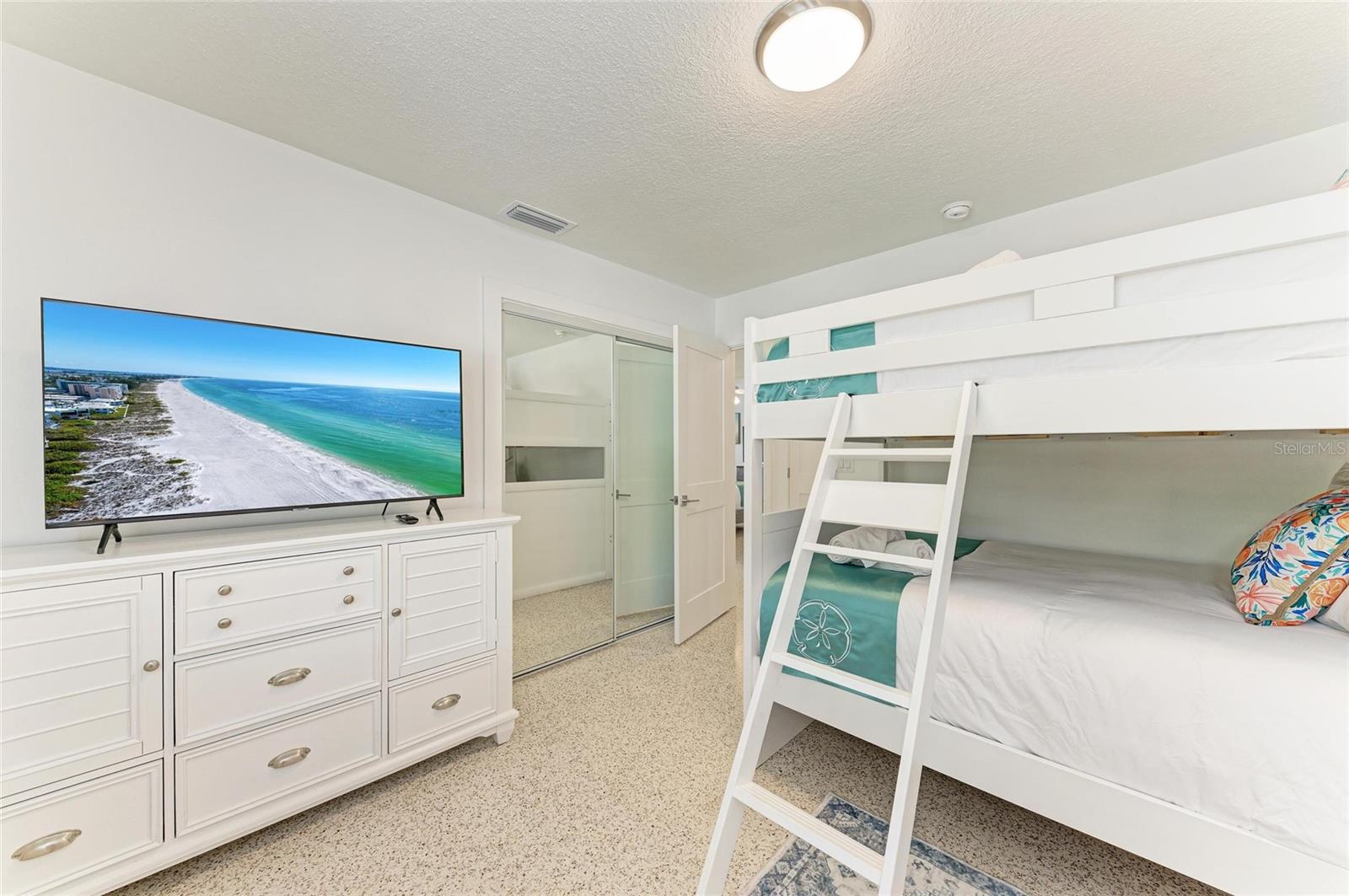 LAKE LA VISTA - Residential