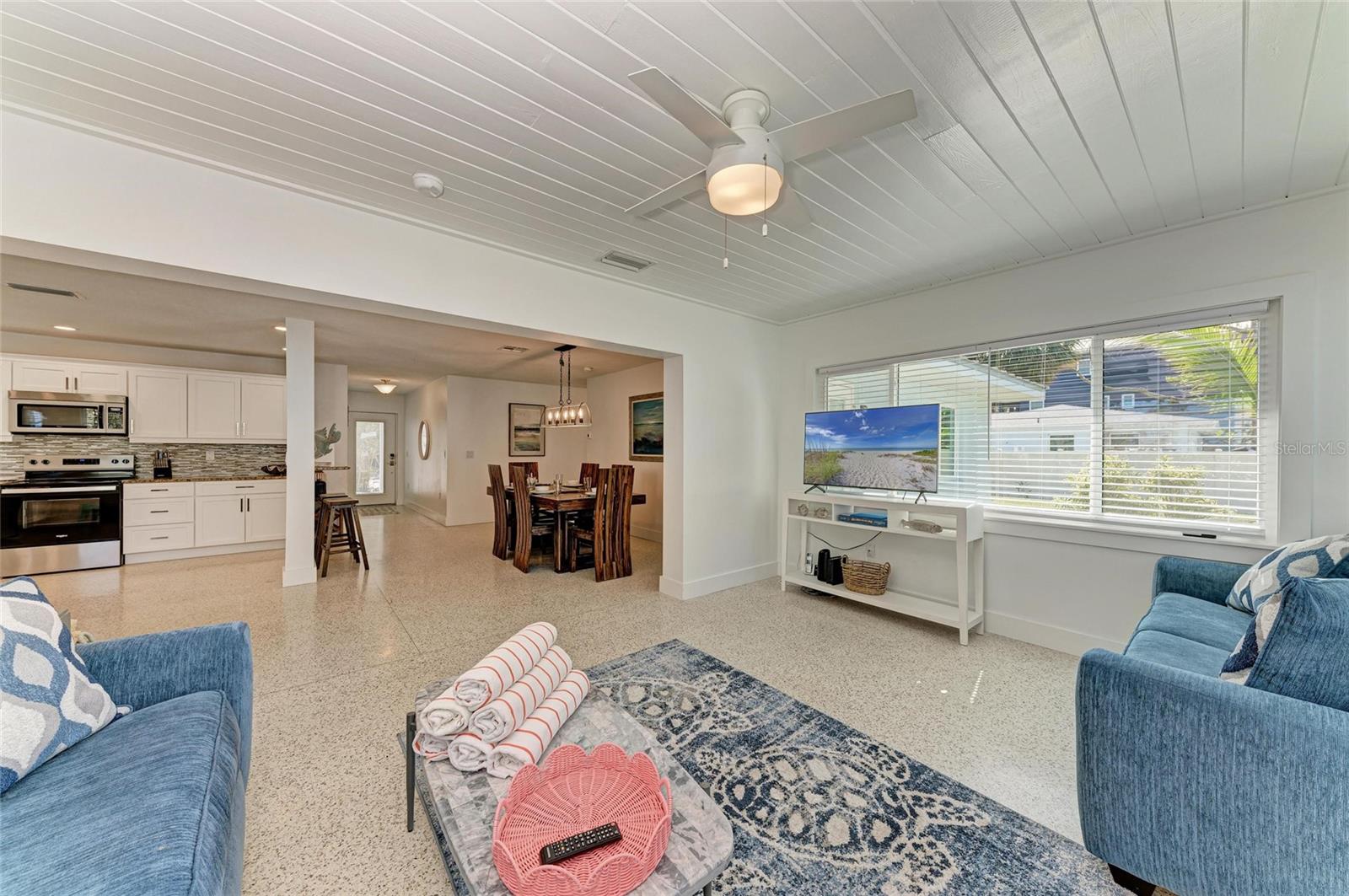 LAKE LA VISTA - Residential