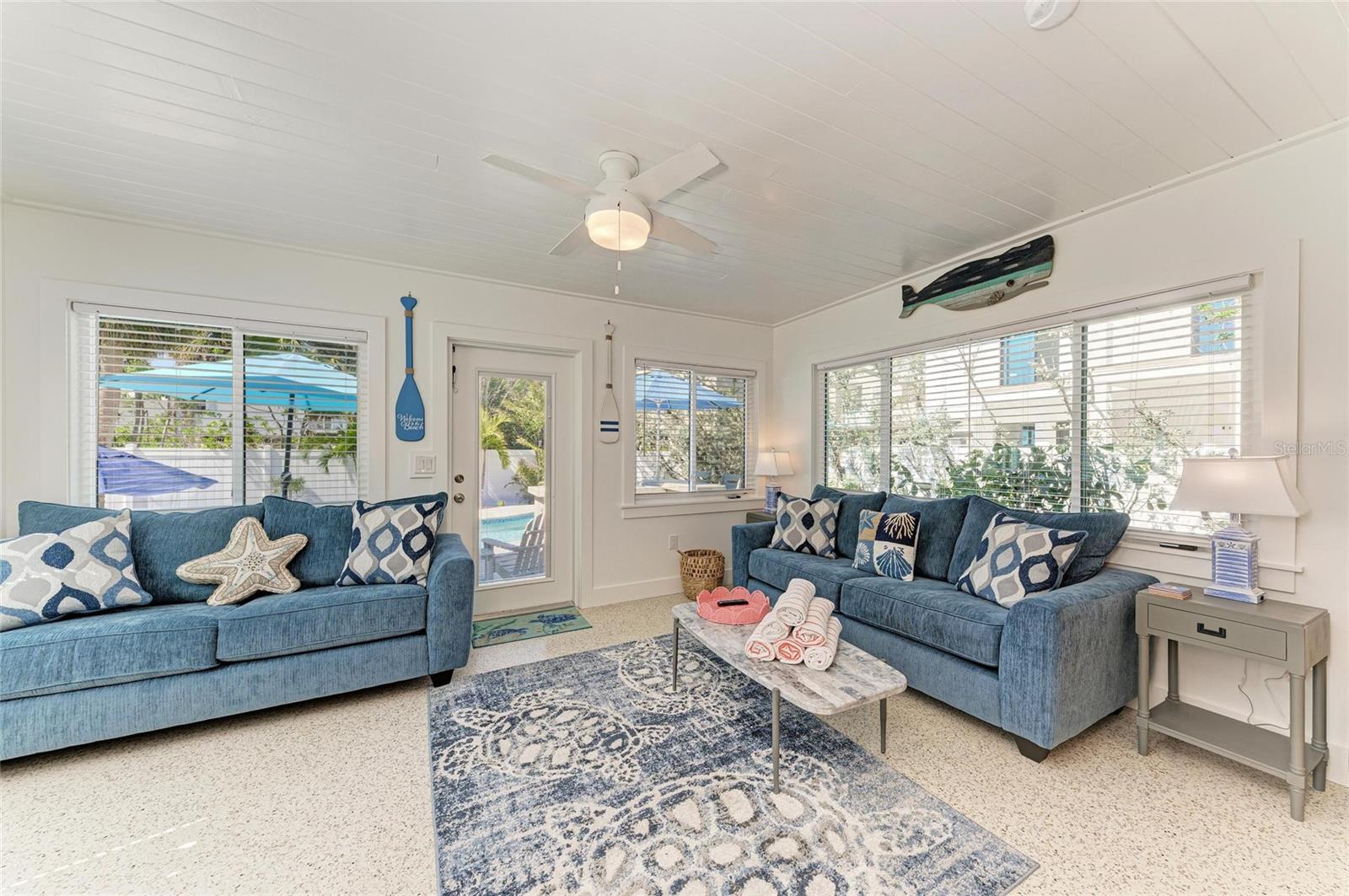 LAKE LA VISTA - Residential