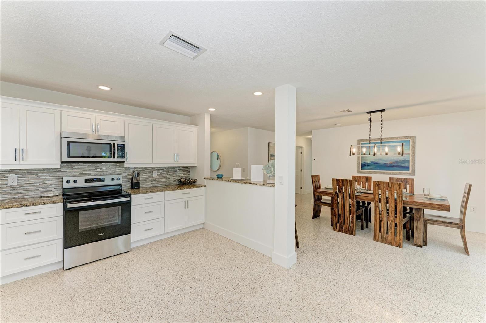 LAKE LA VISTA - Residential