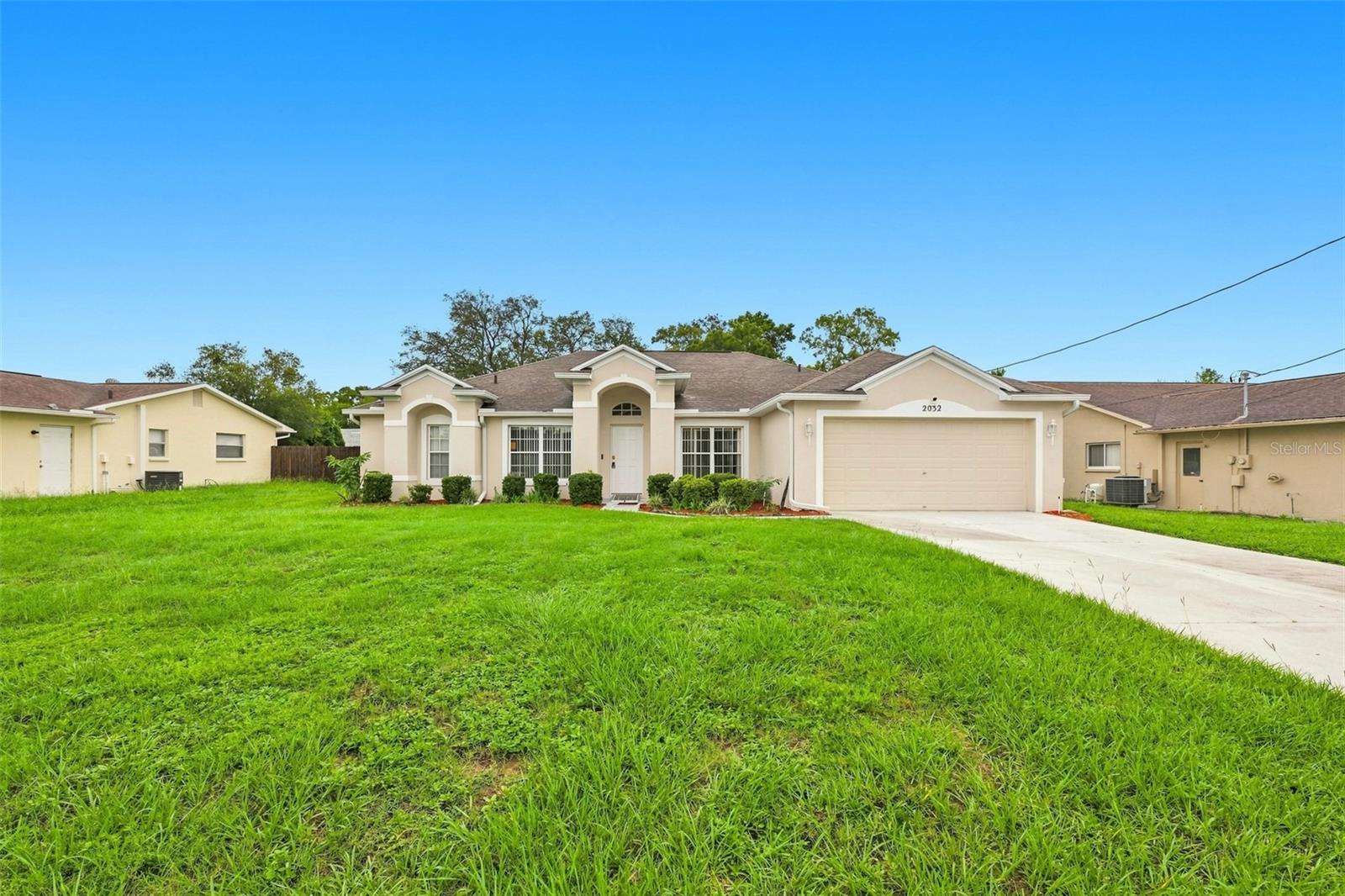 2032 DE CARLO AVENUE