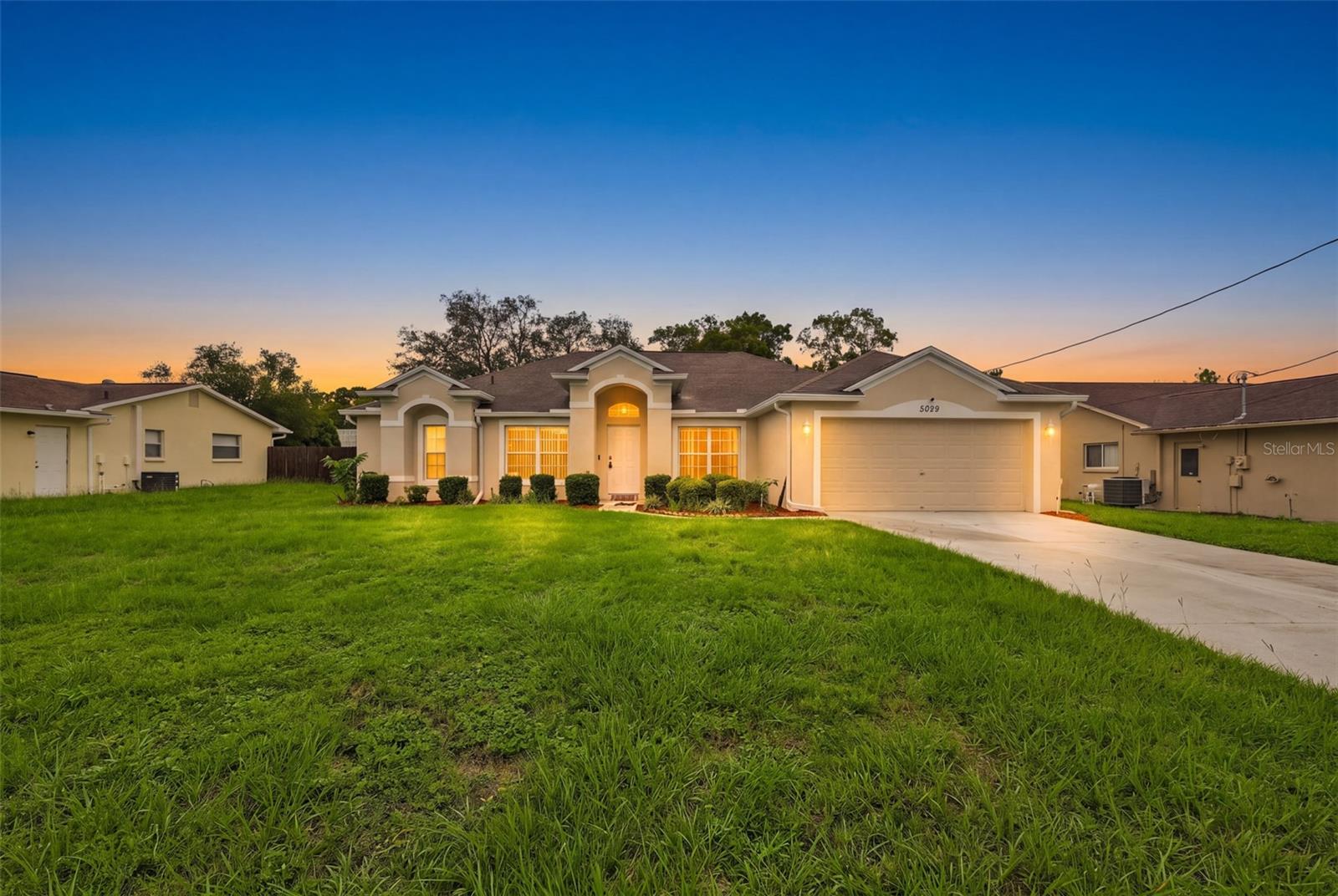 2032 DE CARLO AVENUE