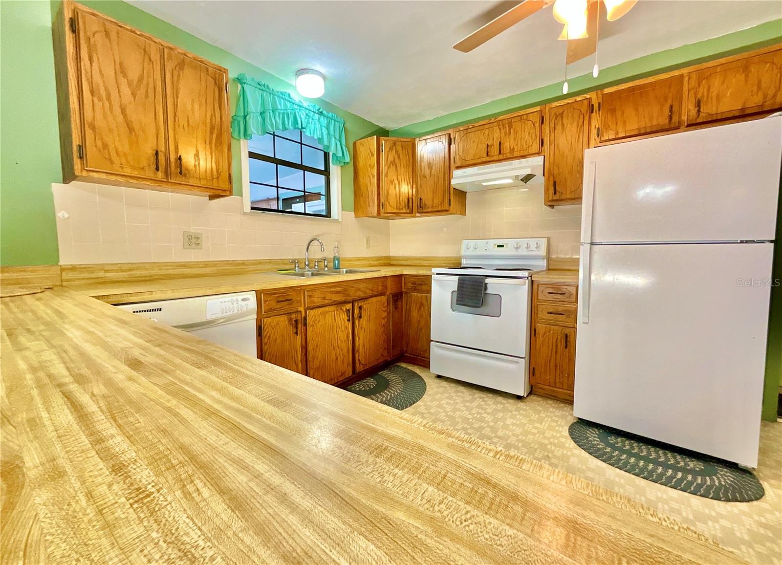 LAKESIDE - Residential