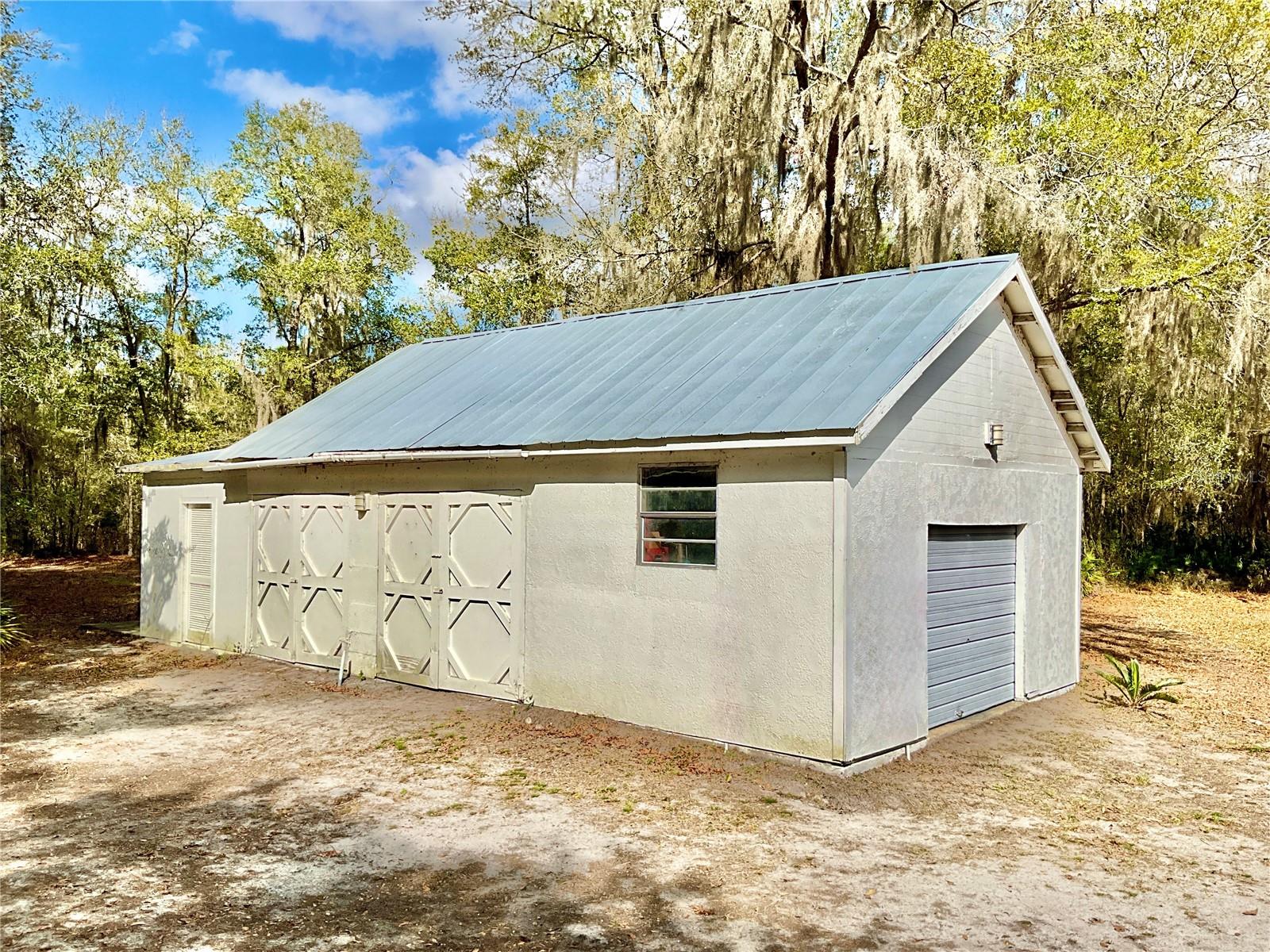 LAKESIDE - Residential