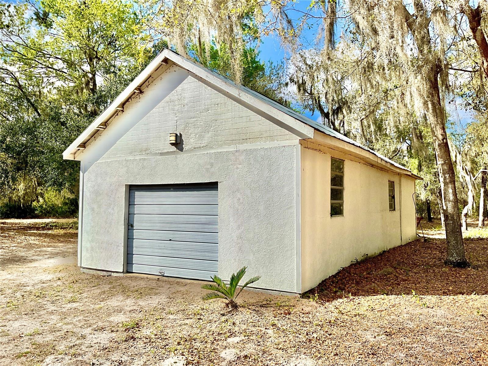 LAKESIDE - Residential