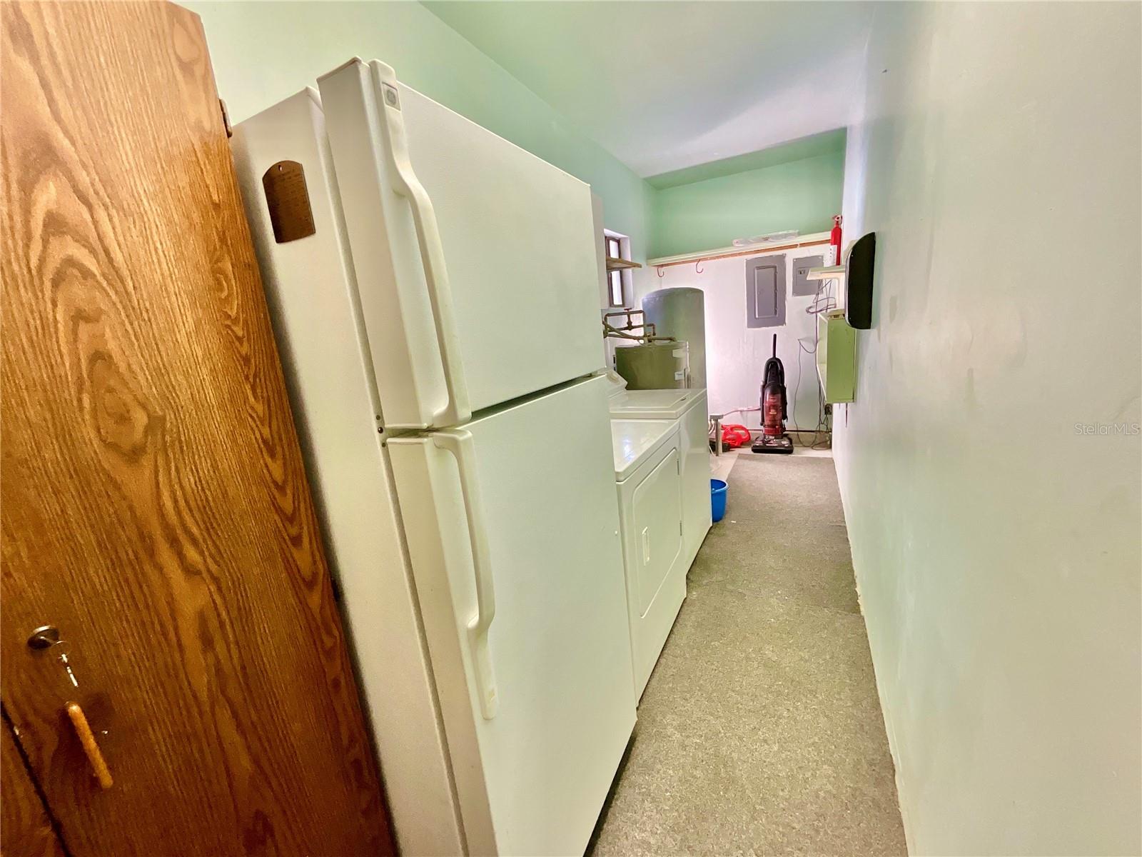 LAKESIDE - Residential