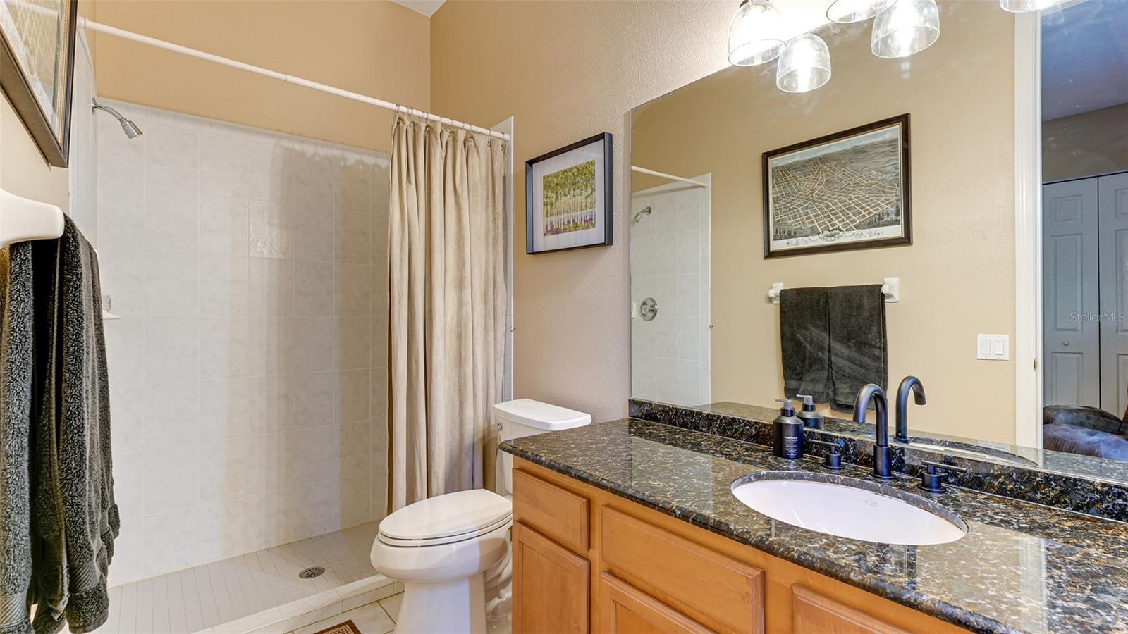 UNIVERSITY PARK COUNTRY CLUB-HENLEY - Residential