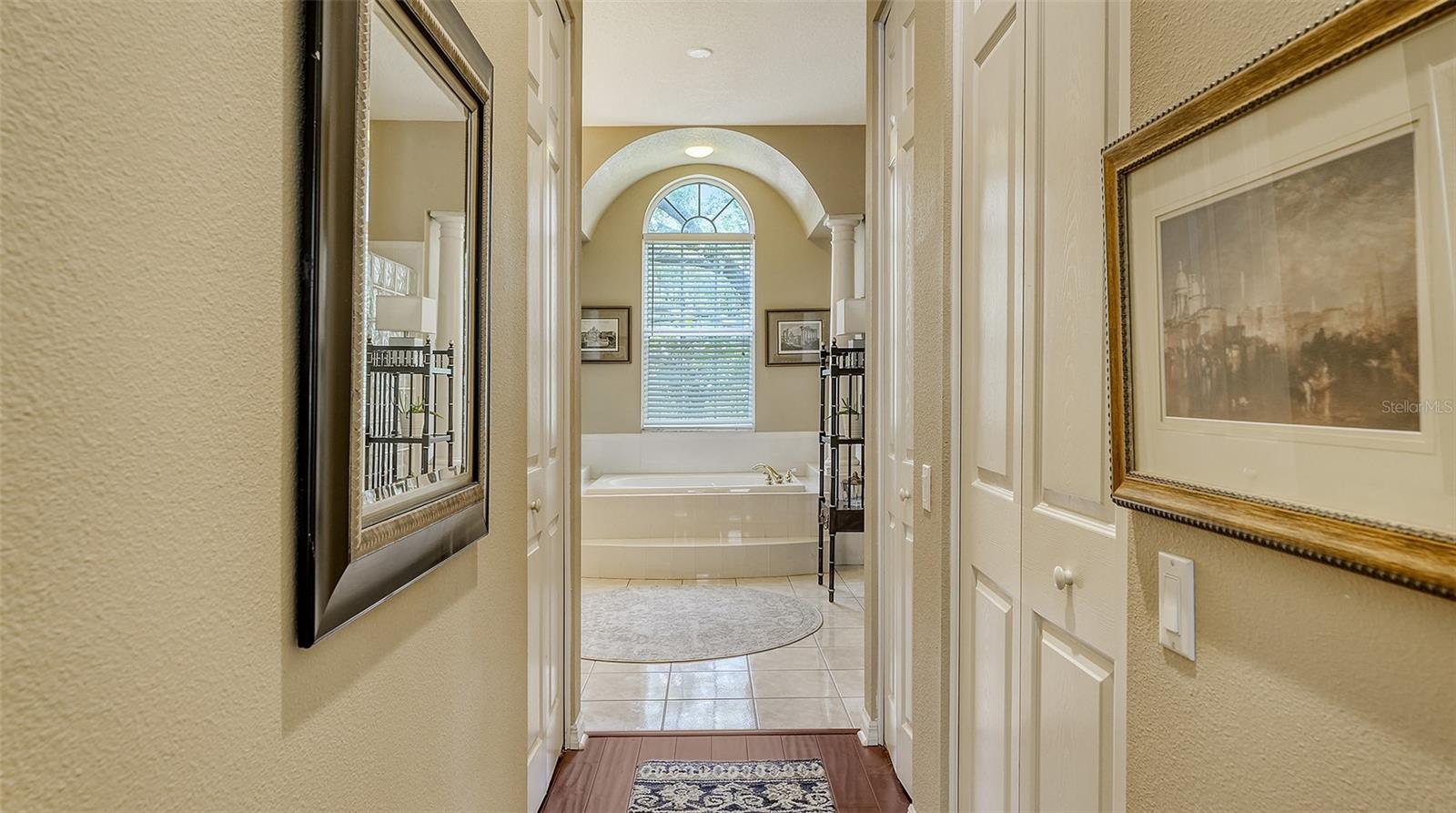 UNIVERSITY PARK COUNTRY CLUB-HENLEY - Residential