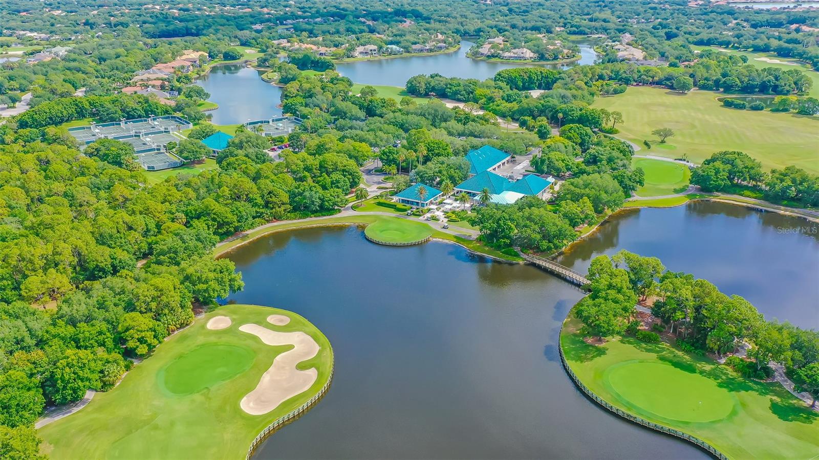 UNIVERSITY PARK COUNTRY CLUB-HENLEY - Residential